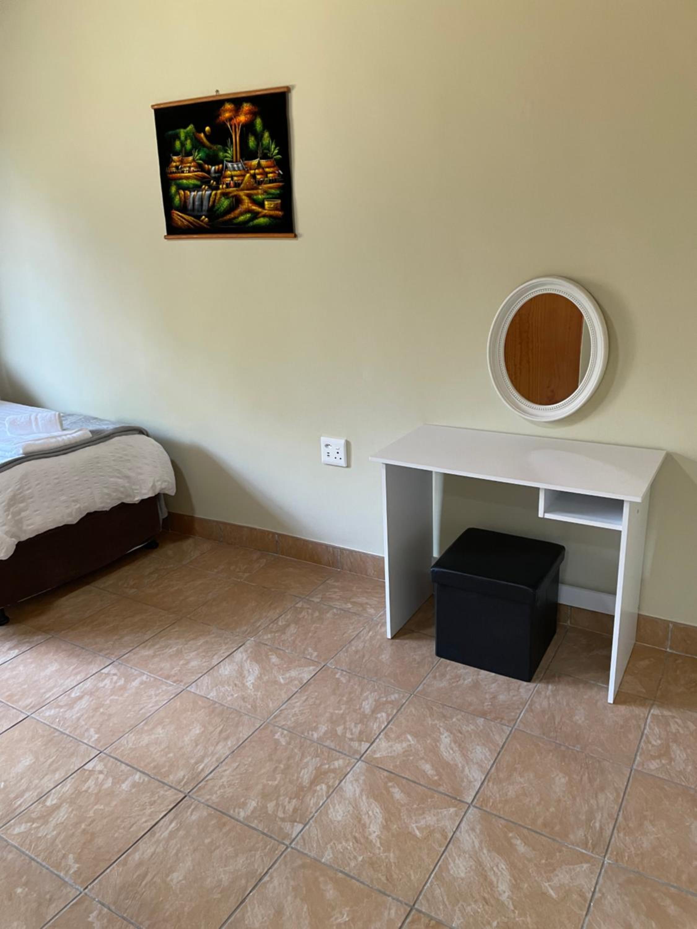 Four-Bedroom House - Photo 4
