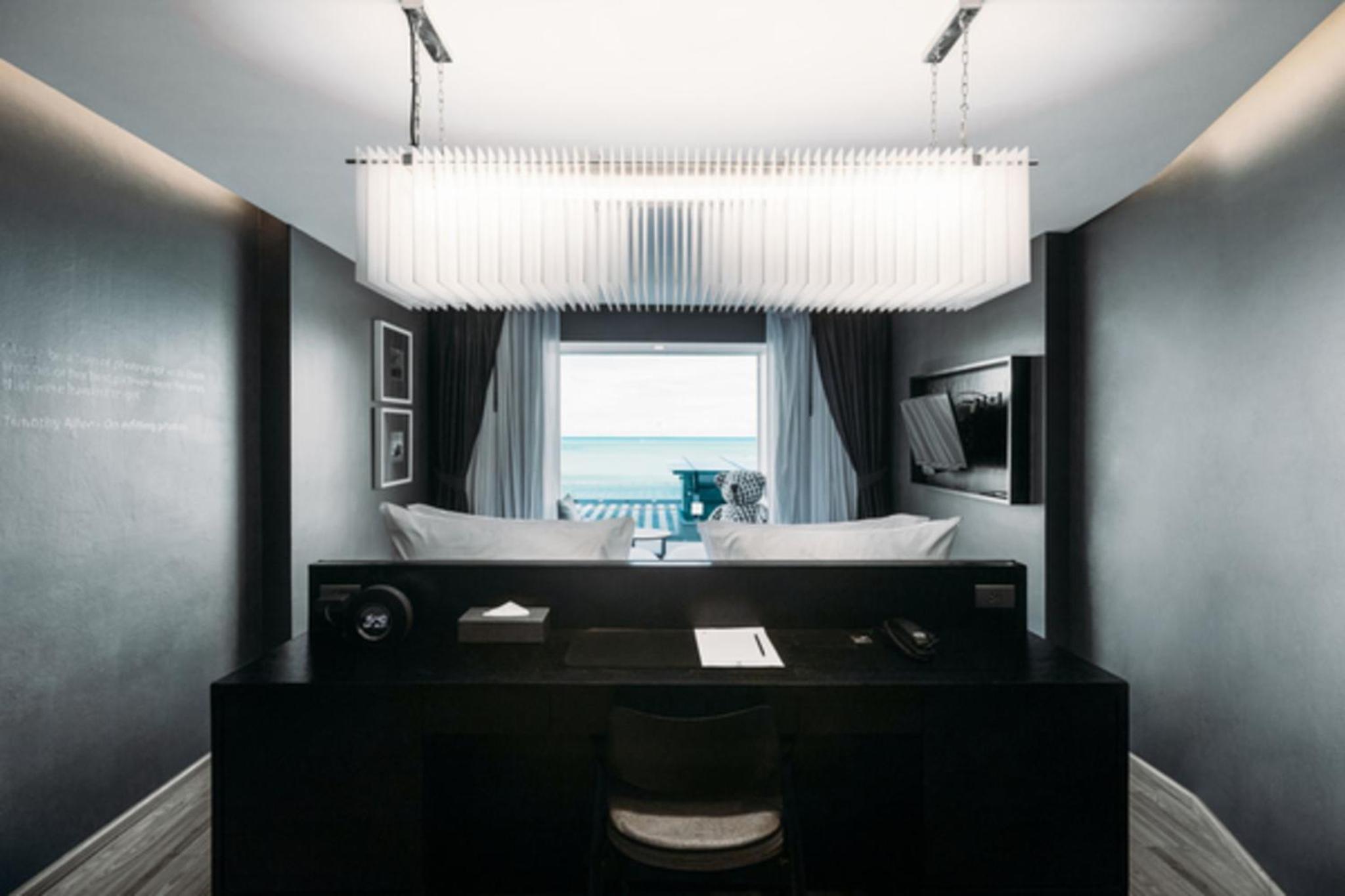 Ocean Hall Twin Bed With Bathtub