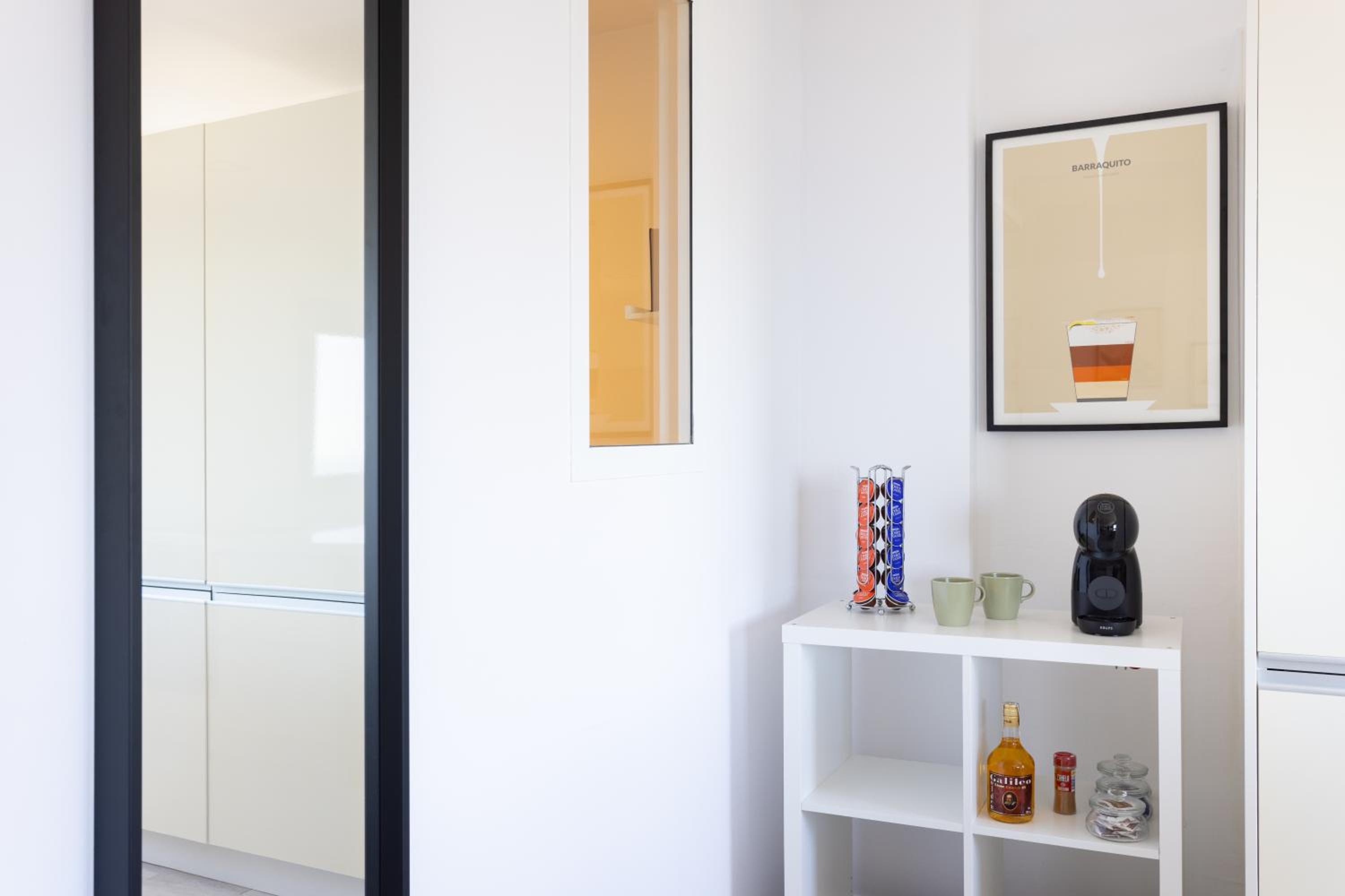 One-Bedroom Apartment photo 3