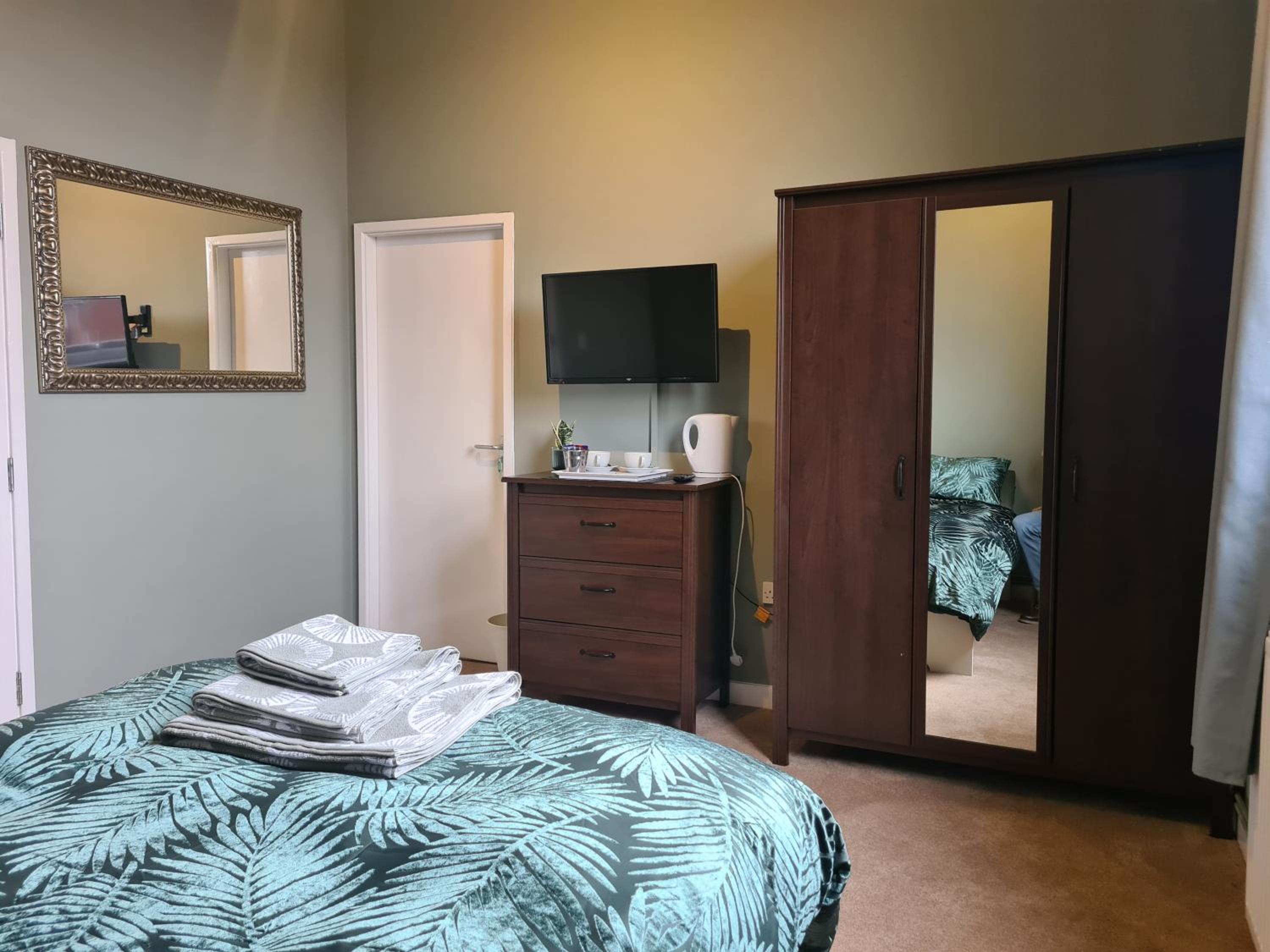 Standard Double Room with Shared Bathroom photo 1