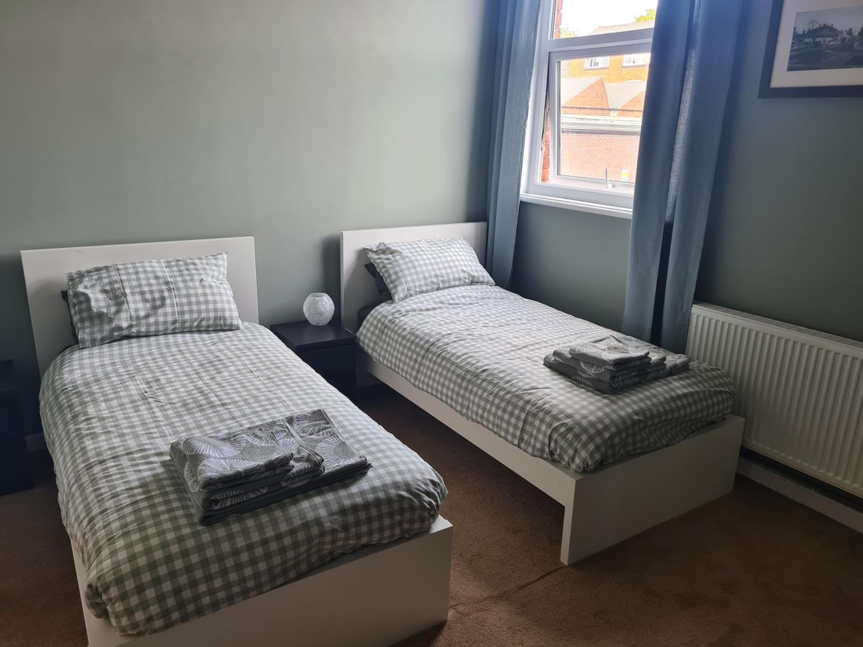 Standard Twin Room with Shared Bathroom photo 2