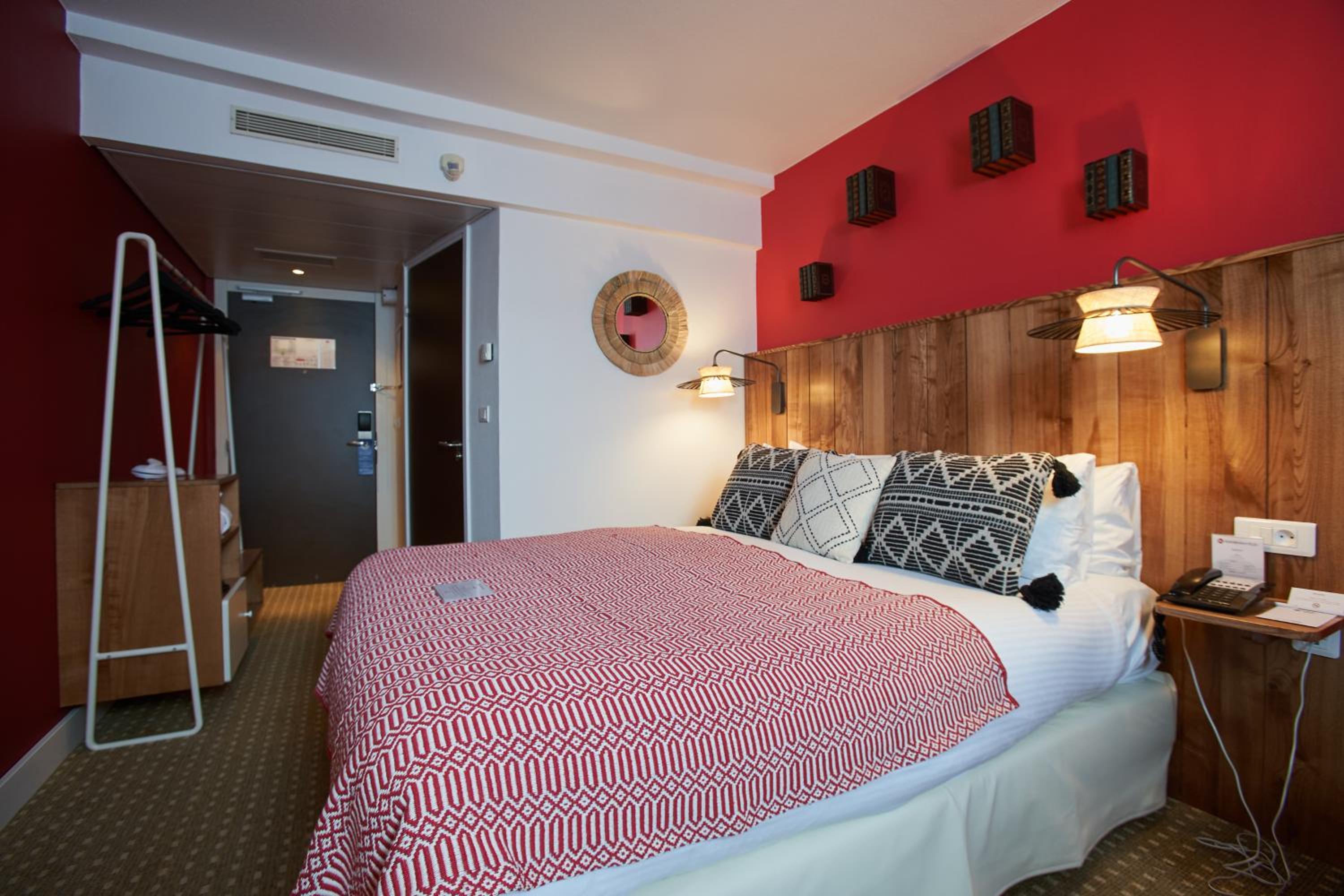 Standard Queen Room - Photo 1