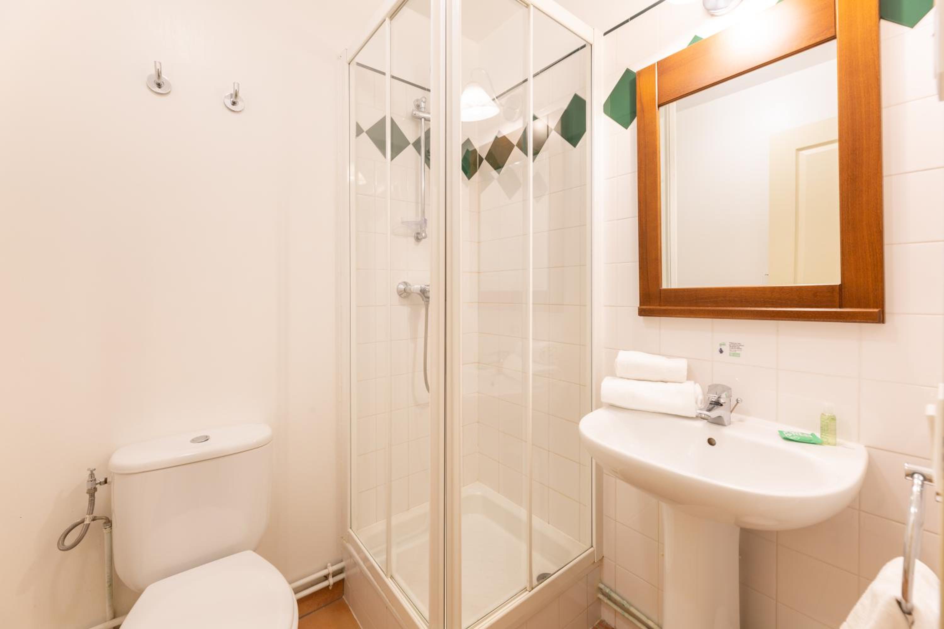One-Bedroom Apartment with Sleeping Alcove (7 People) photo 3