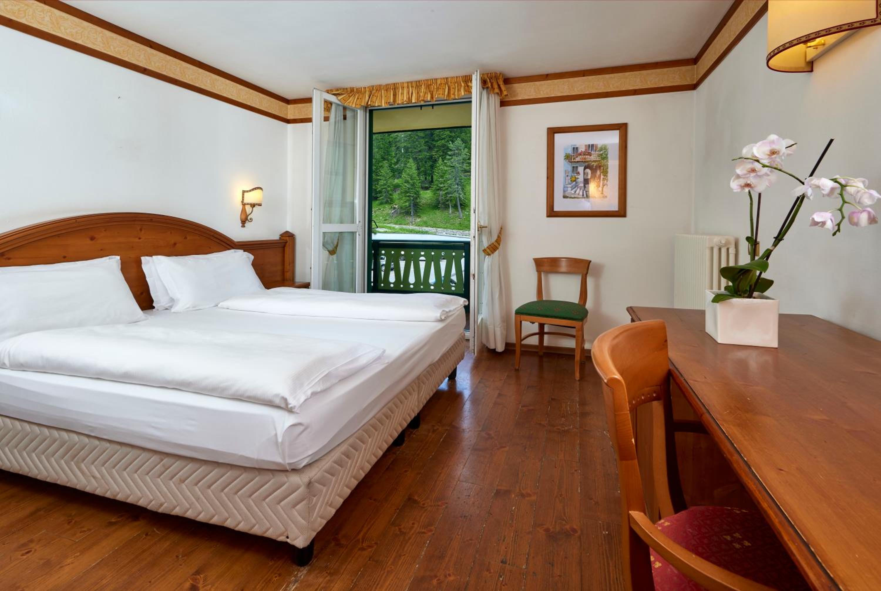 Standard Double or Twin Room photo 1