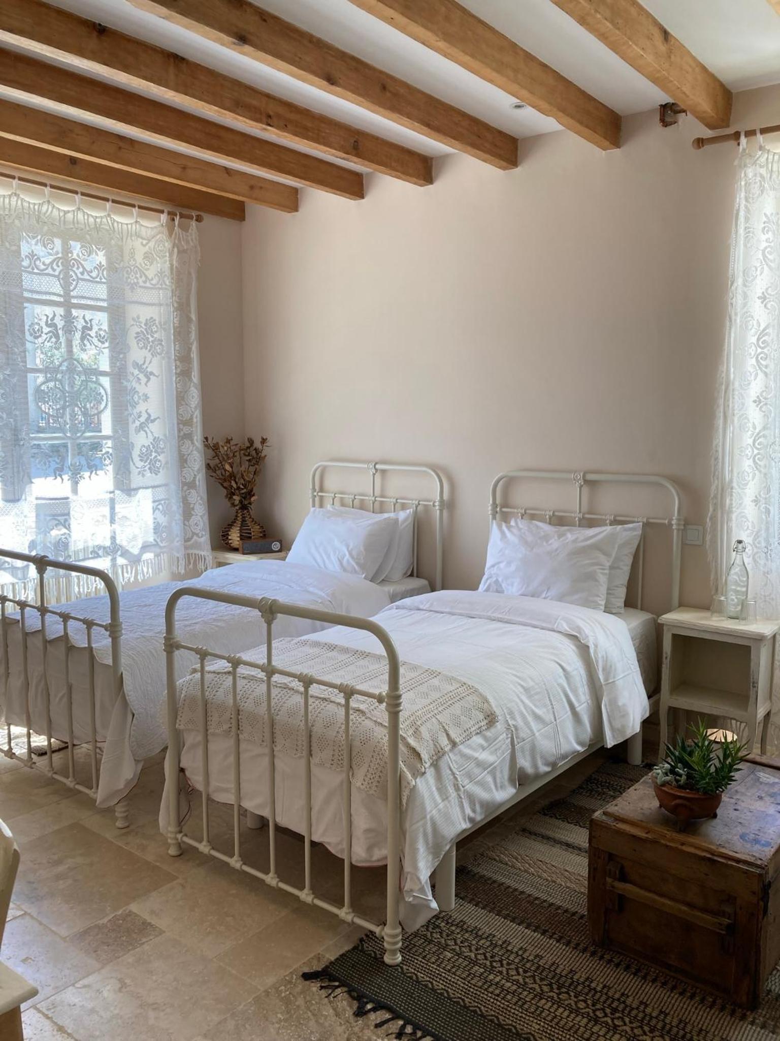 Double Room with Private Bathroom - Photo 1