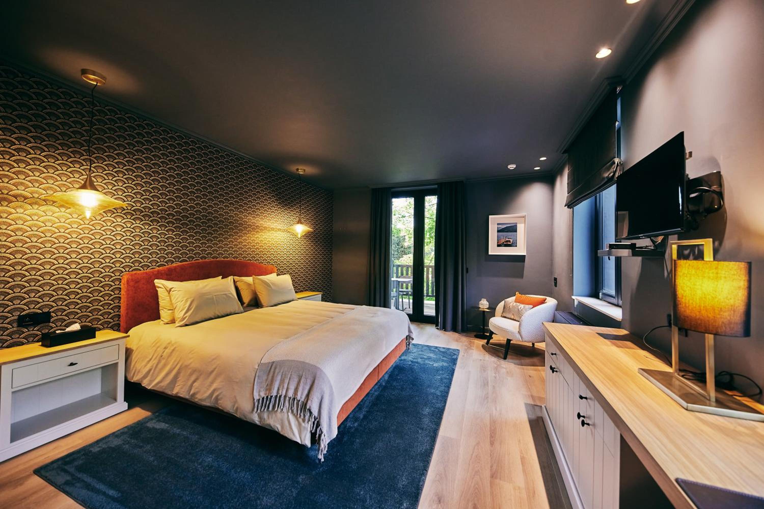 King Suite with Balcony photo 1