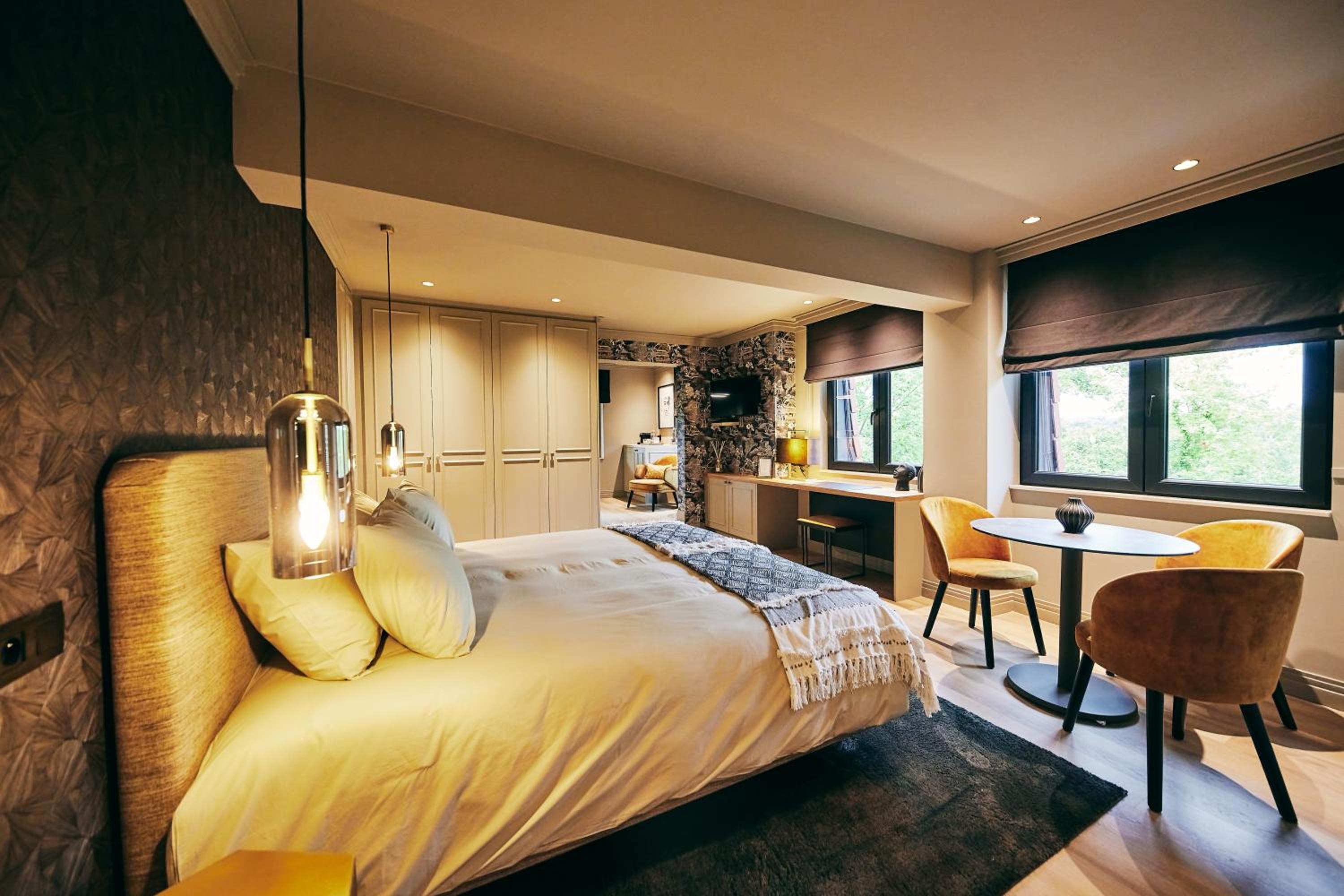 King Suite with Balcony photo 1