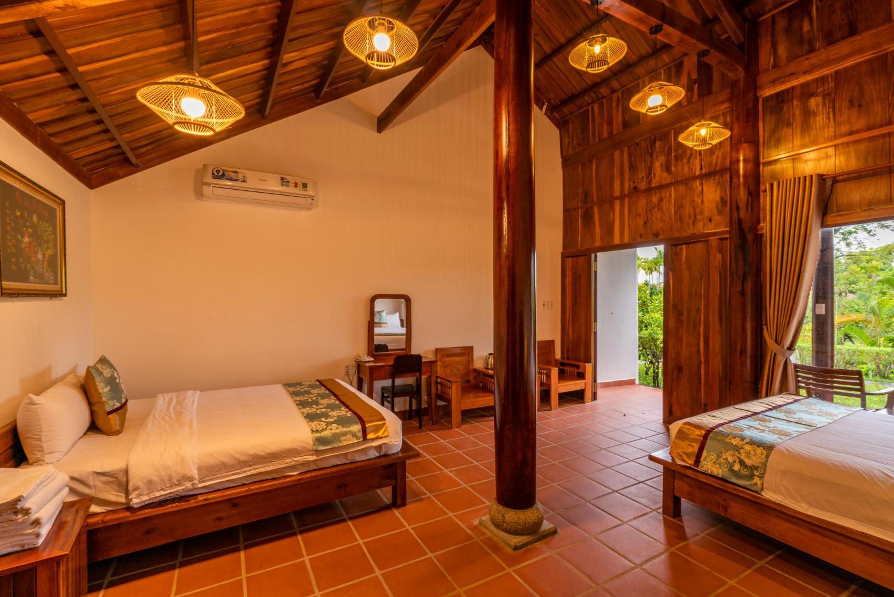 Triple Bungalow - Photo 6
