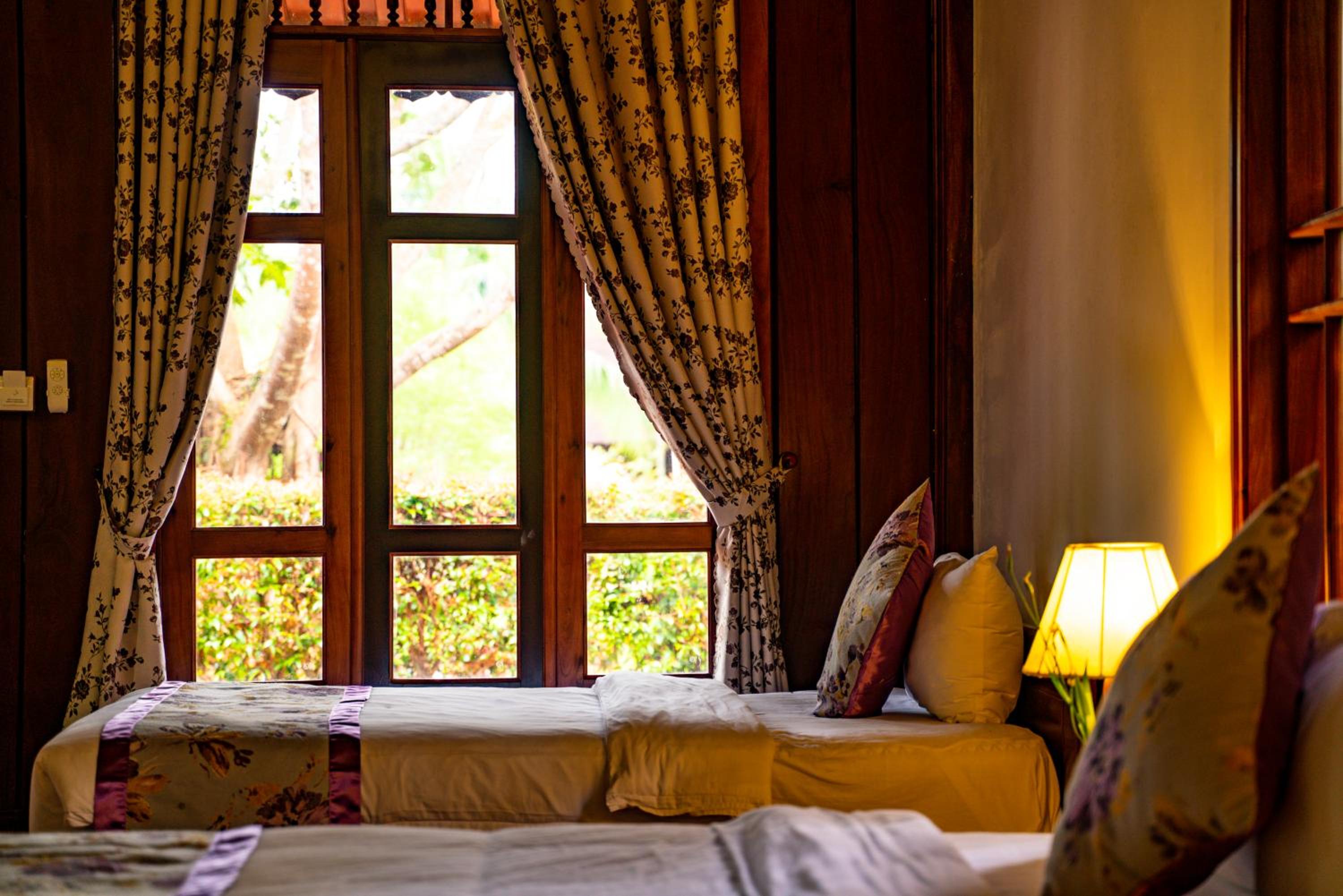 Triple Bungalow - Photo 4