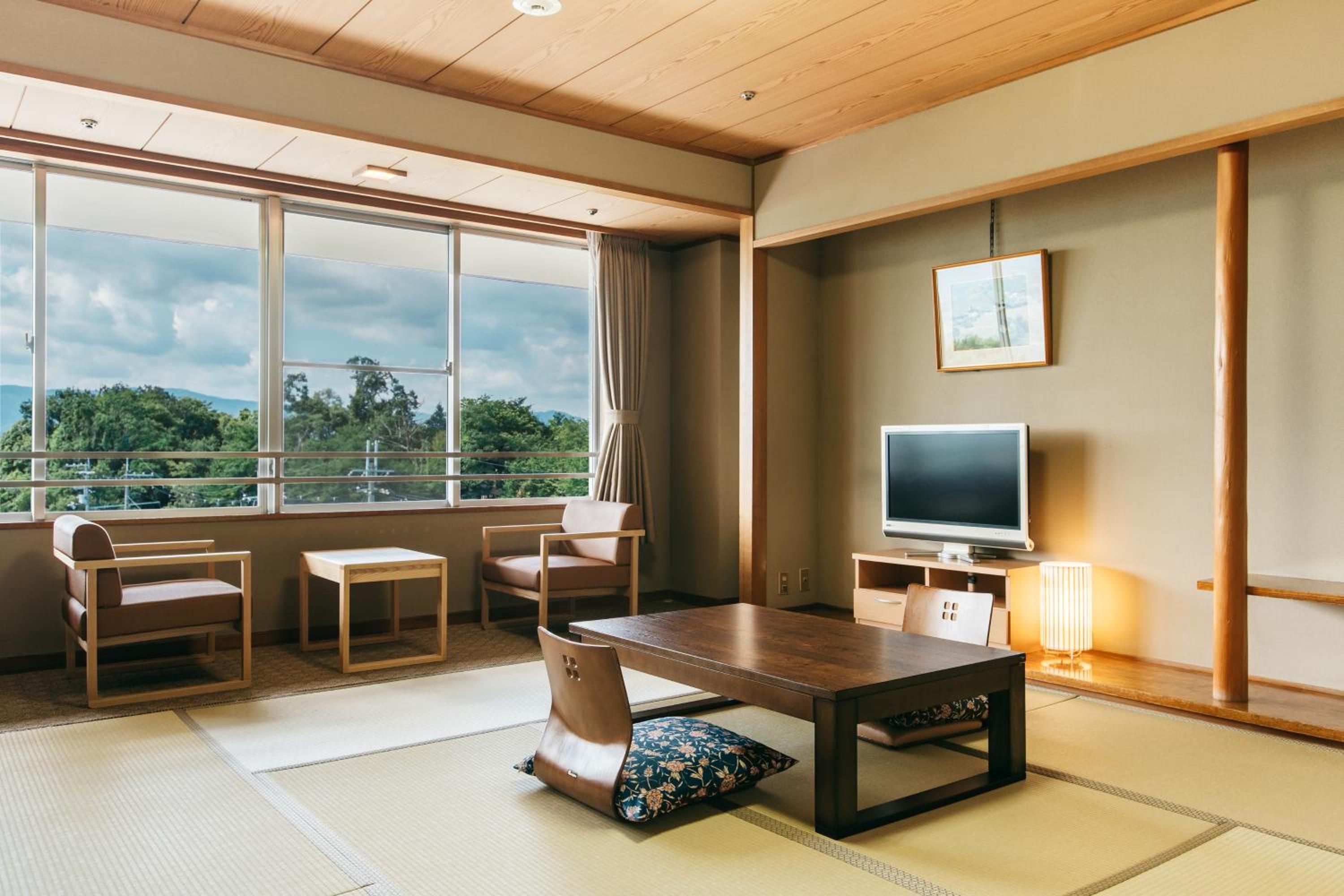 Japanese-style Room with 8 Tatami (MAX 4 Adults) photo 3