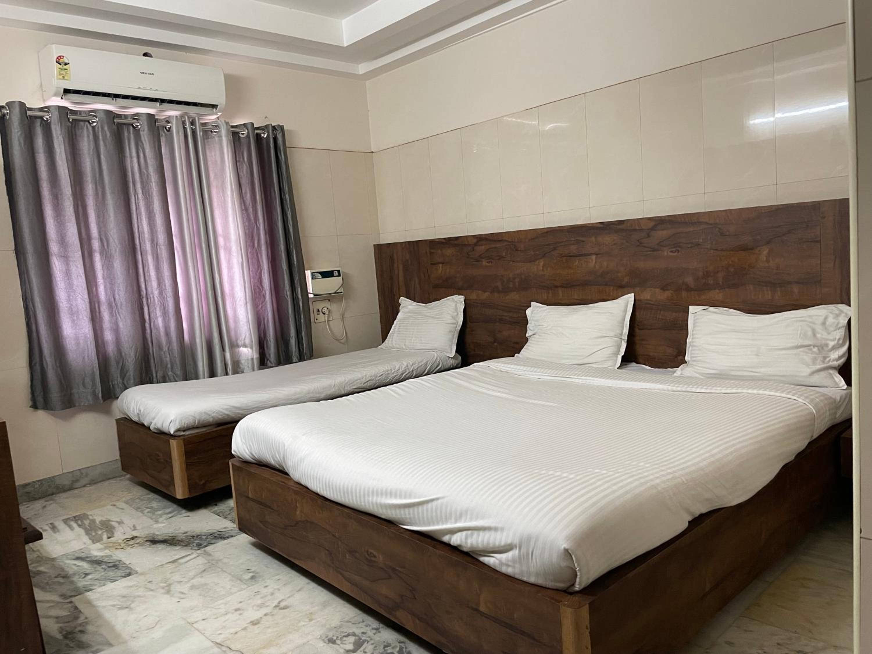 Basic Triple Room - Photo 1