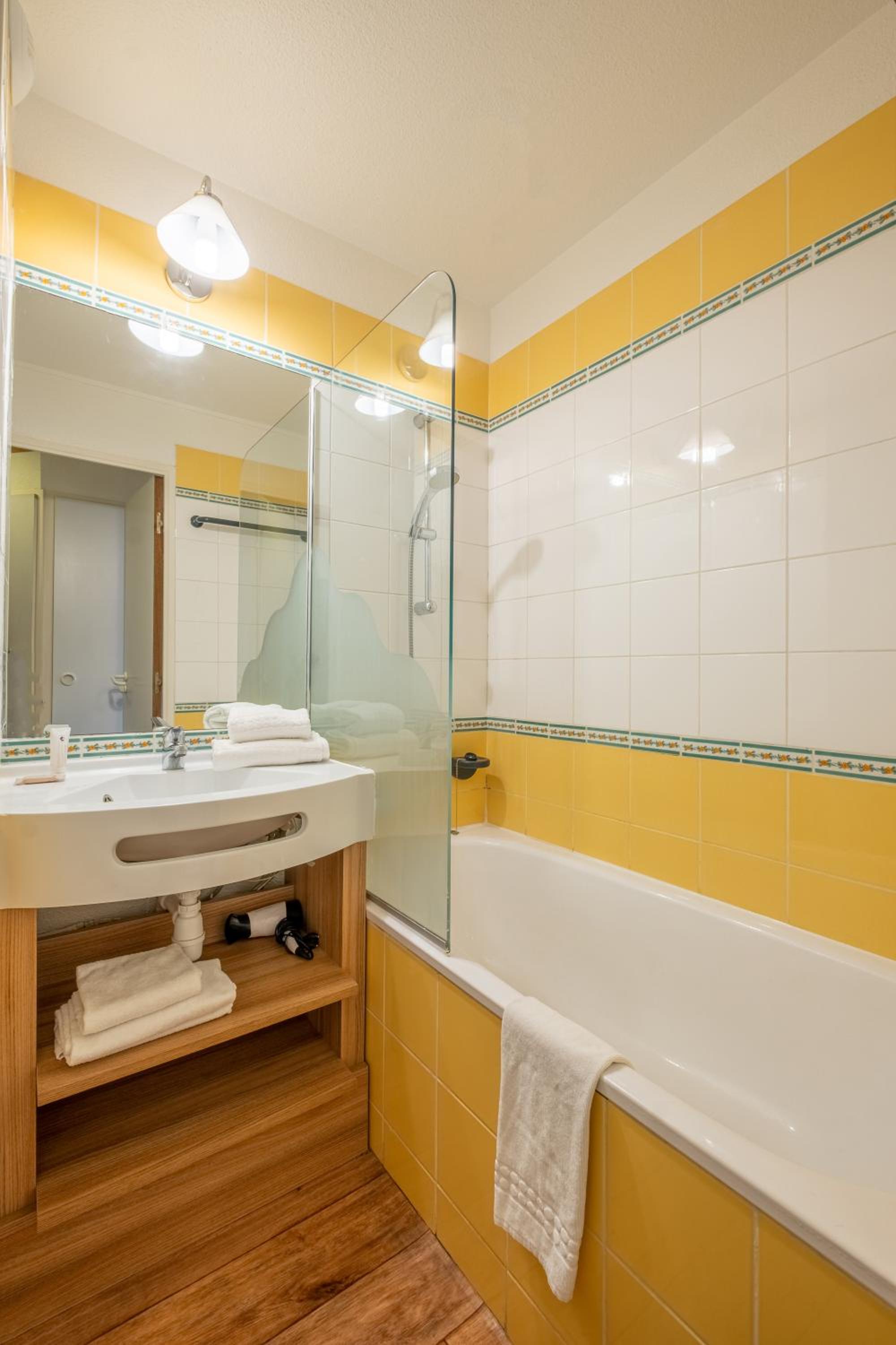 Standard Studio with Sleeping Alcove (4 People)