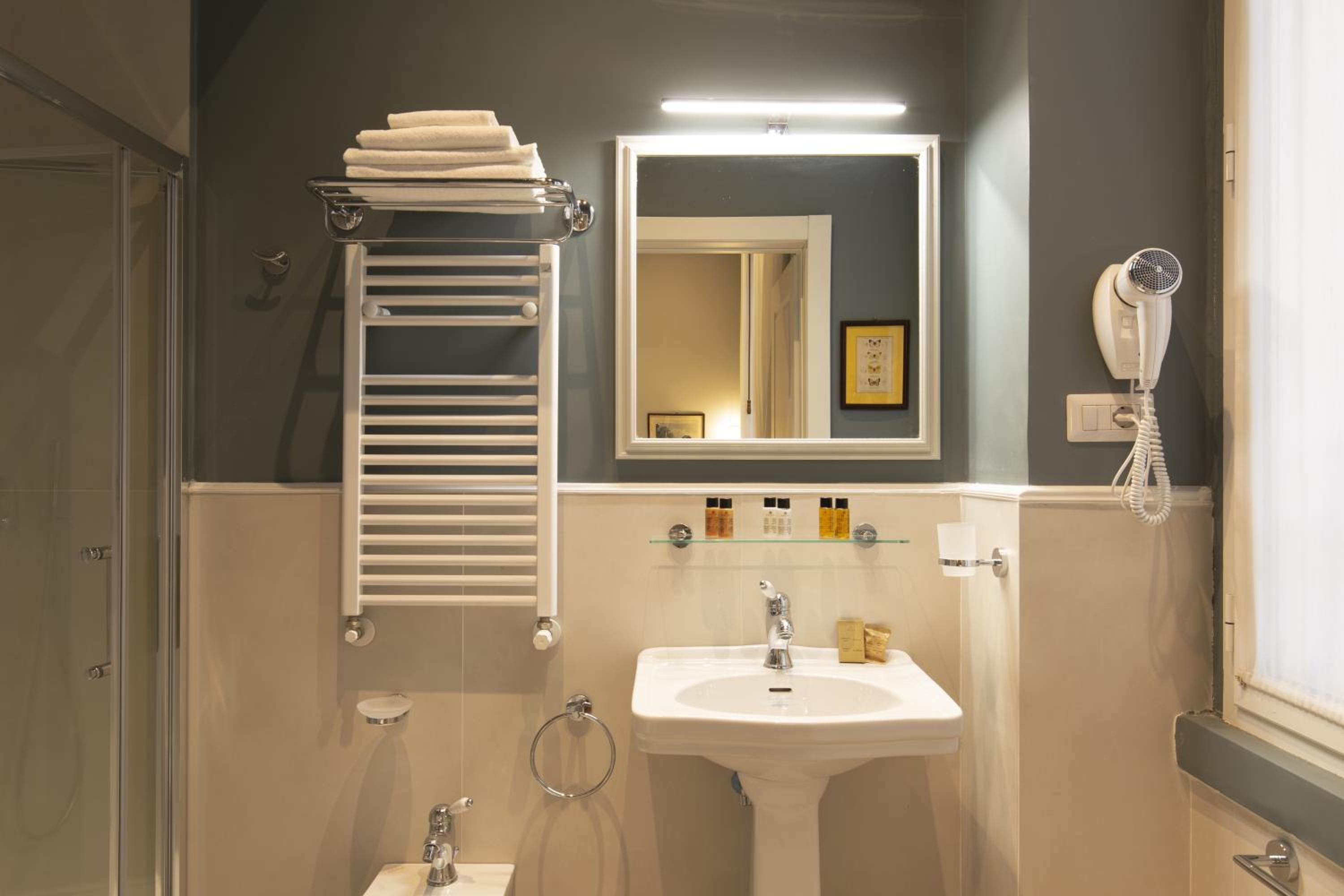 Deluxe Triple Room photo 3