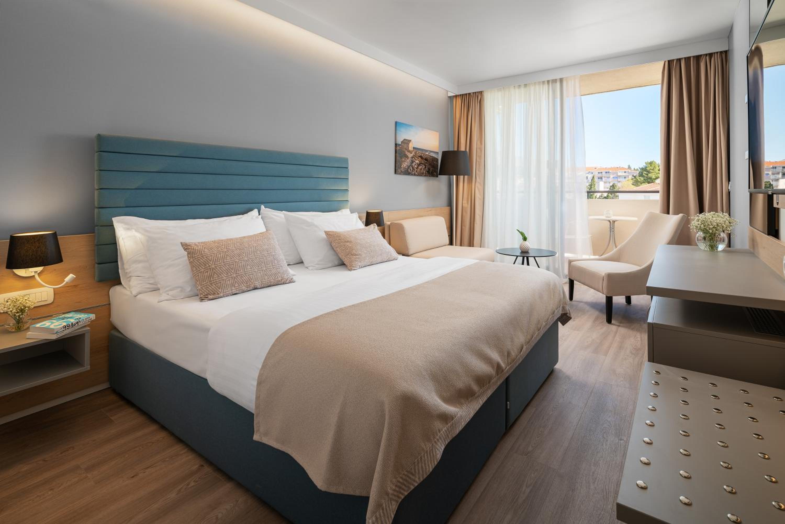 Room for 2+1