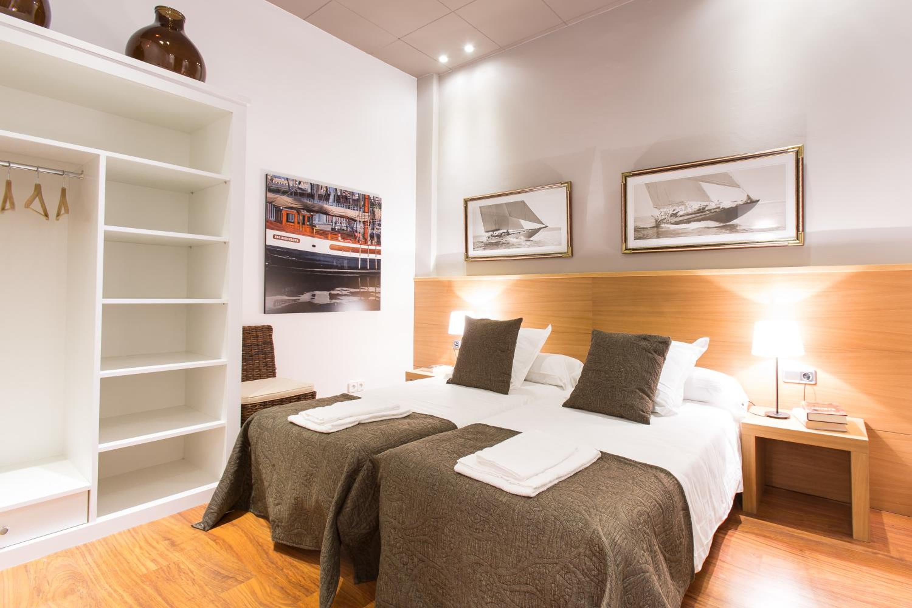 Four-Bedroom Apartment Comfort III - Balmes, 11 photo 3