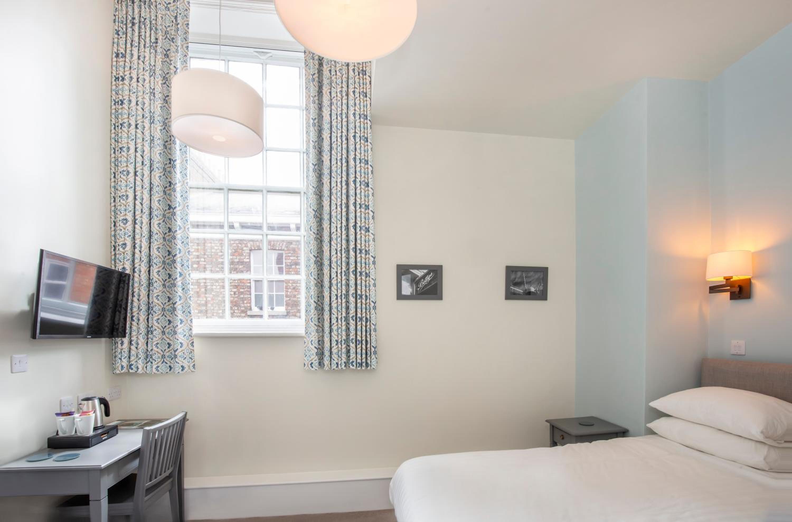 Double Room - Photo 7