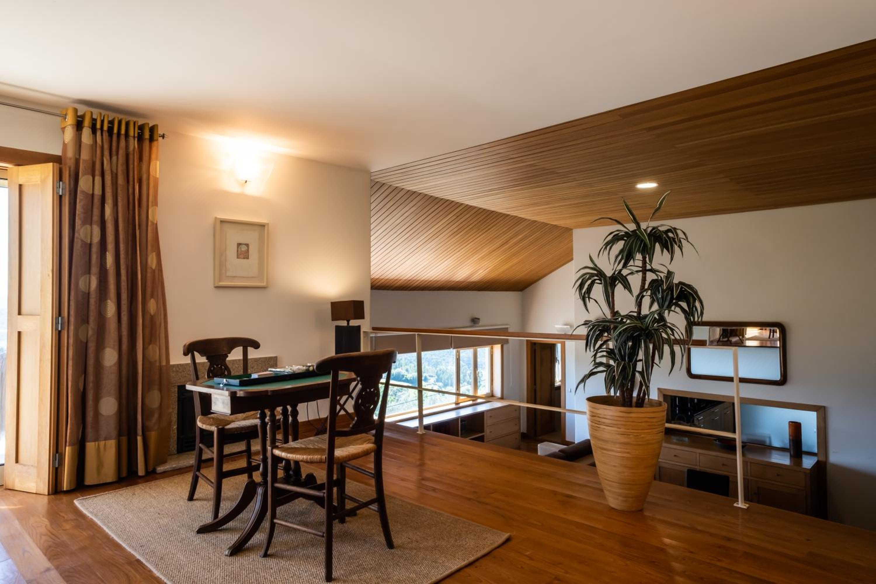 Four-Bedroom House photo 2
