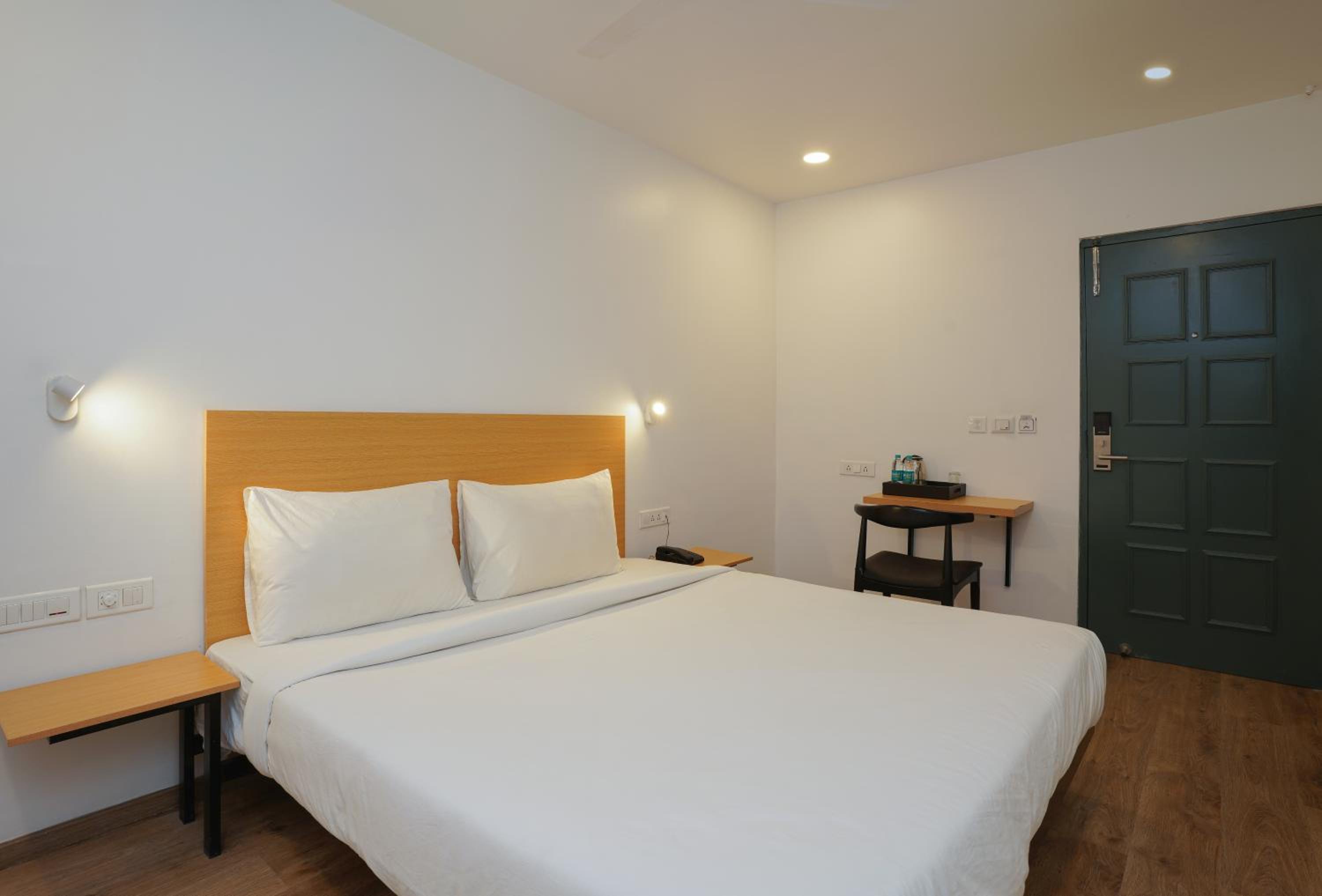 Deluxe Room - Photo 5