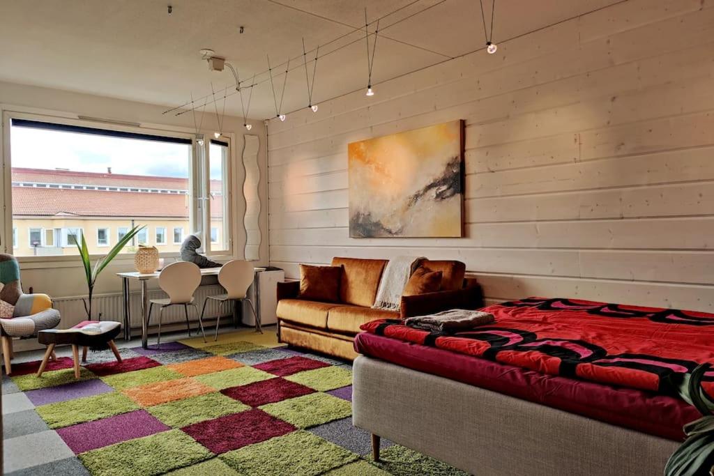 One-Bedroom Apartment - Photo 9