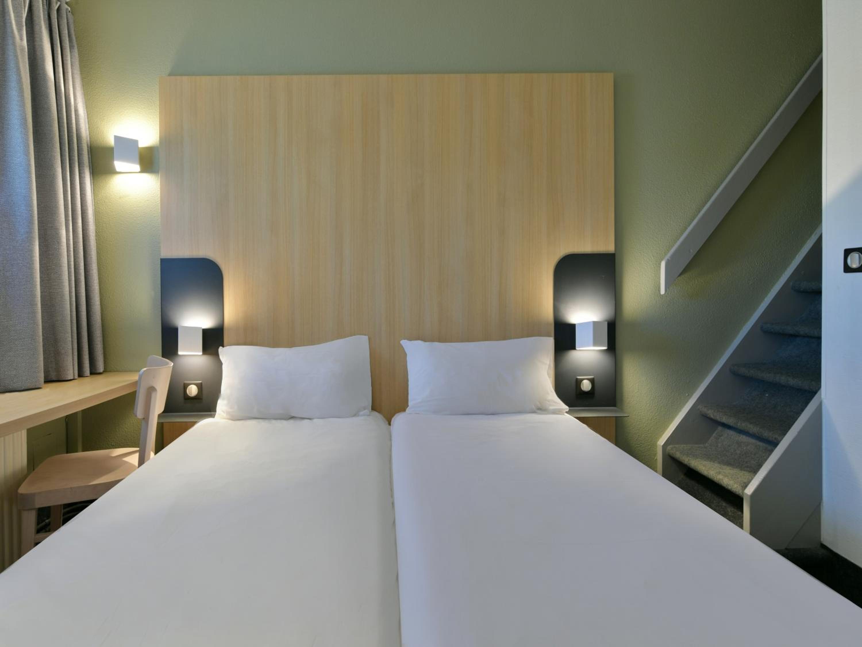 Quadruple Room - Non-Smoking photo 2