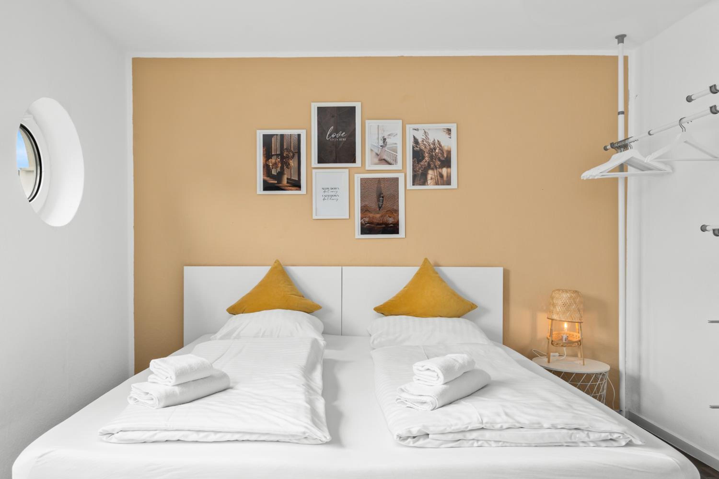 One-Bedroom Apartment - Photo 13