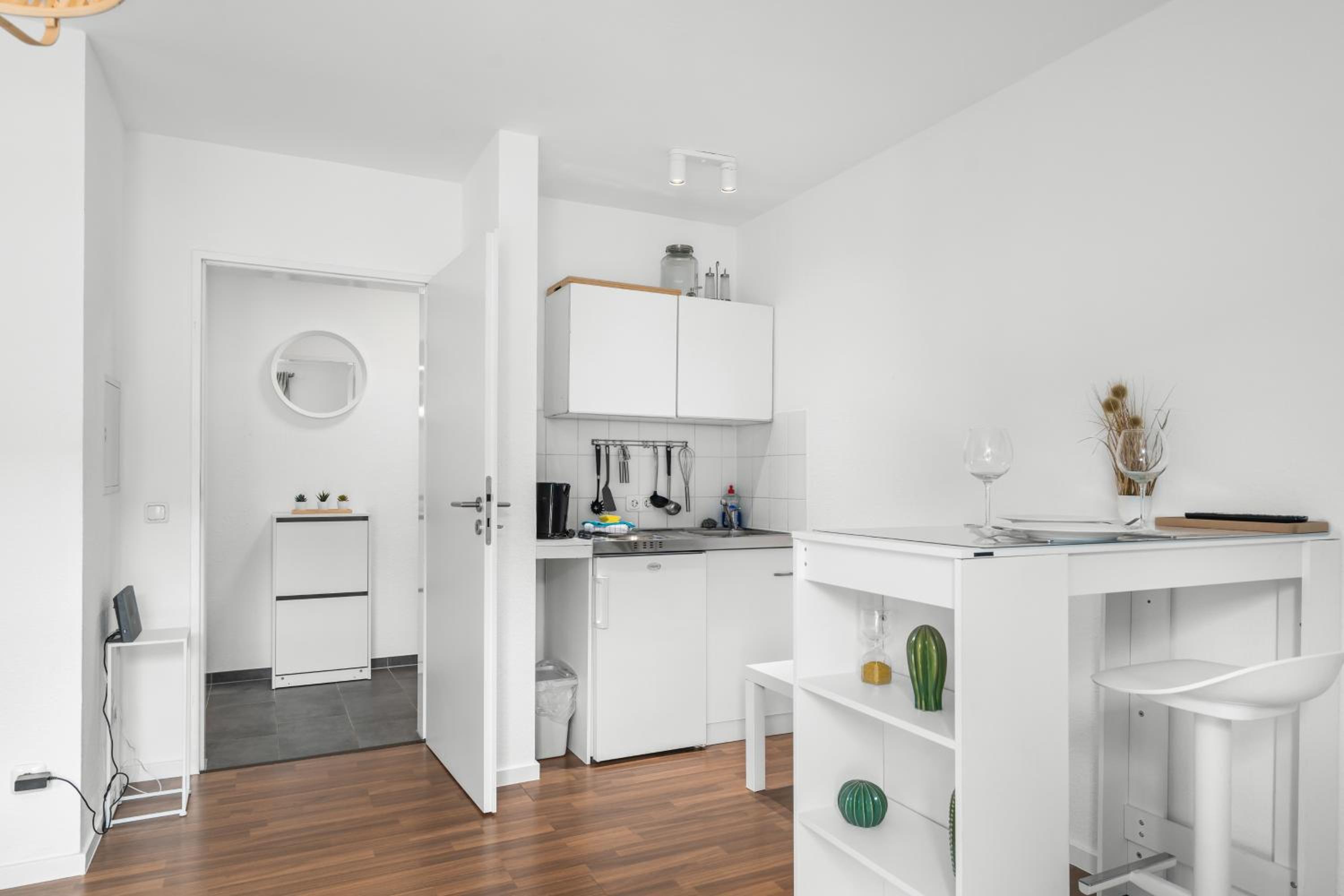 One-Bedroom Apartment - Photo 16
