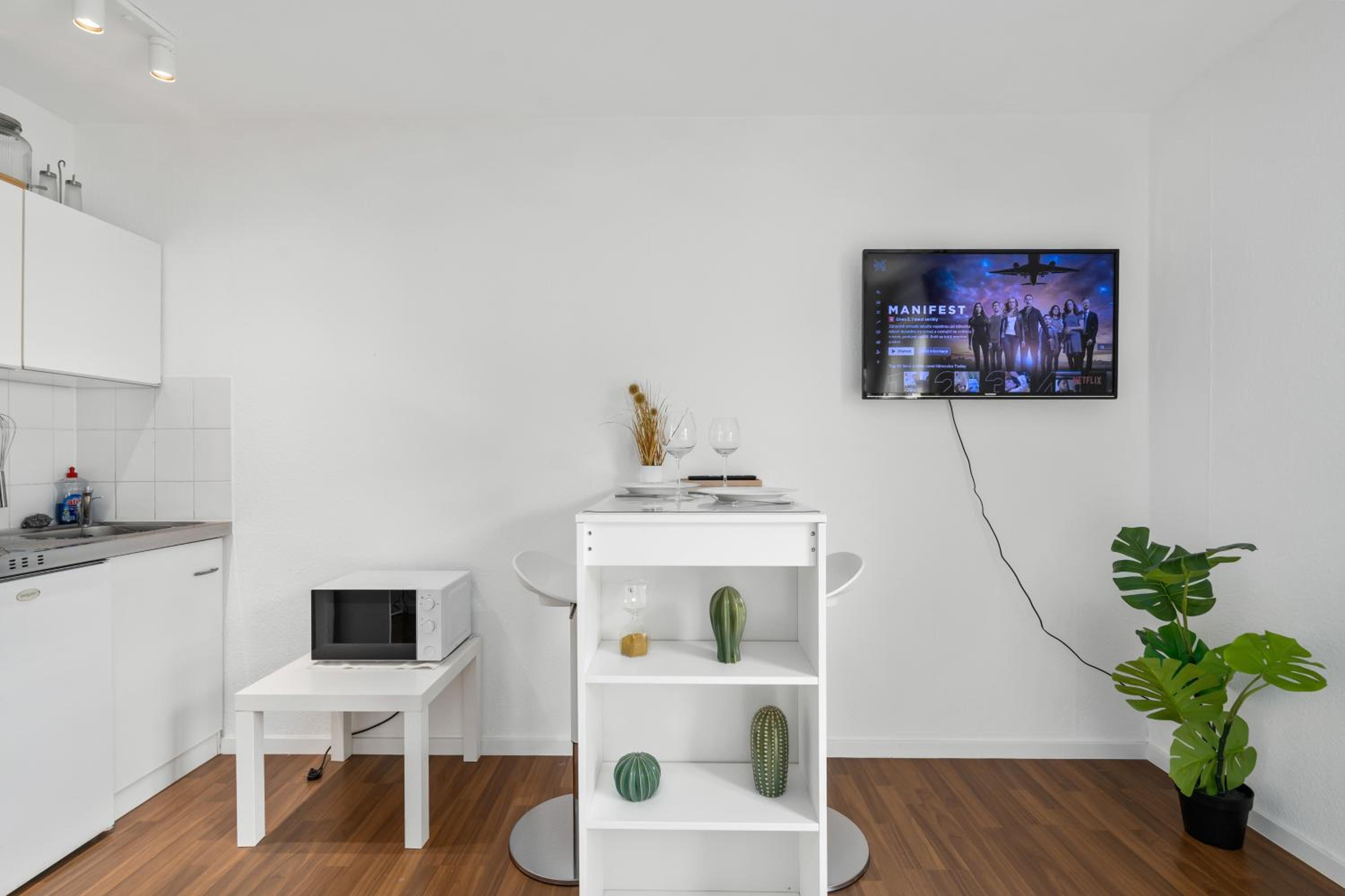 One-Bedroom Apartment - Photo 9