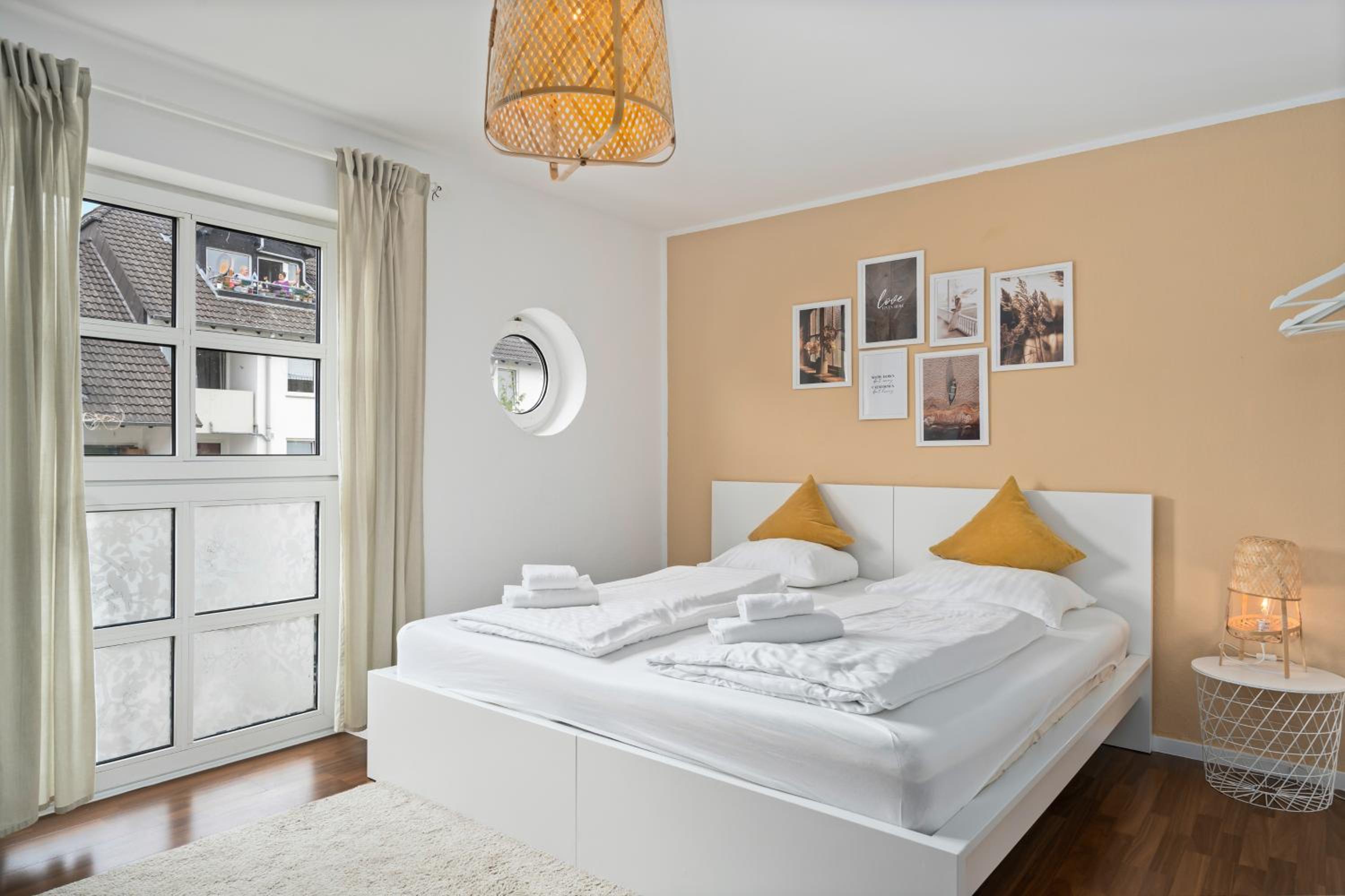 One-Bedroom Apartment - Photo 1