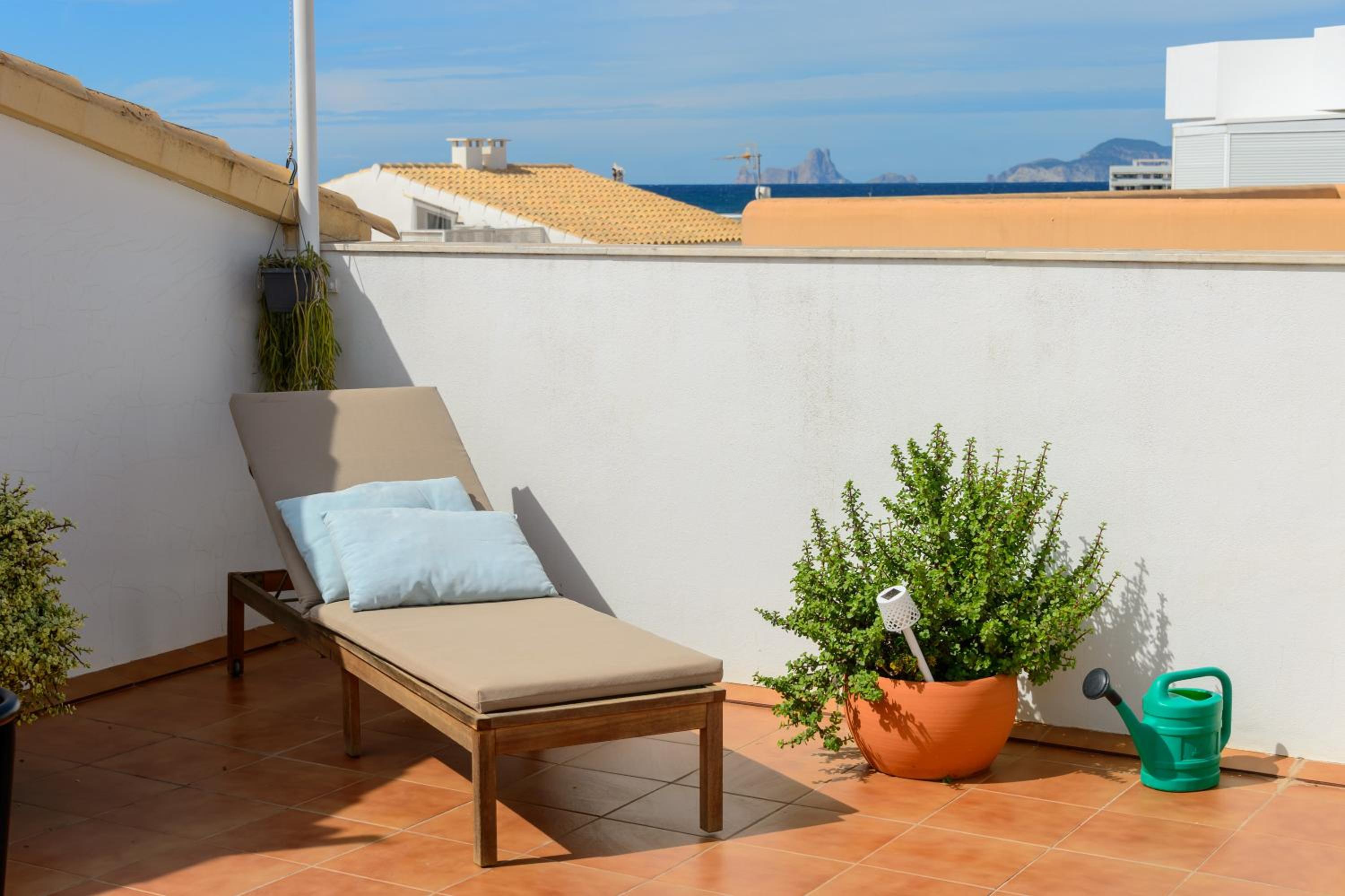 Two-Bedroom Deluxe Apartment with Ocean View photo 3