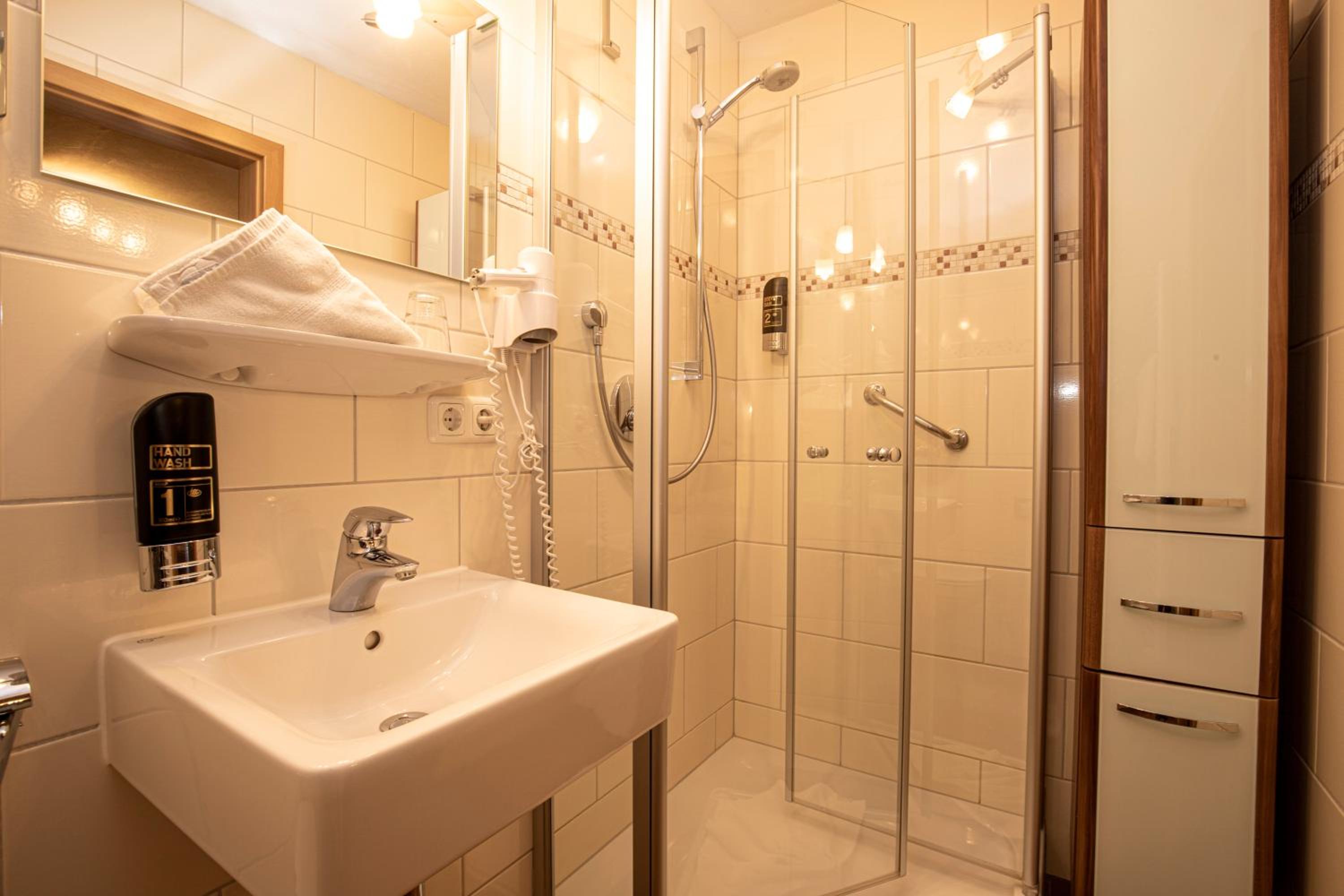 Single Room with Balcony photo 3