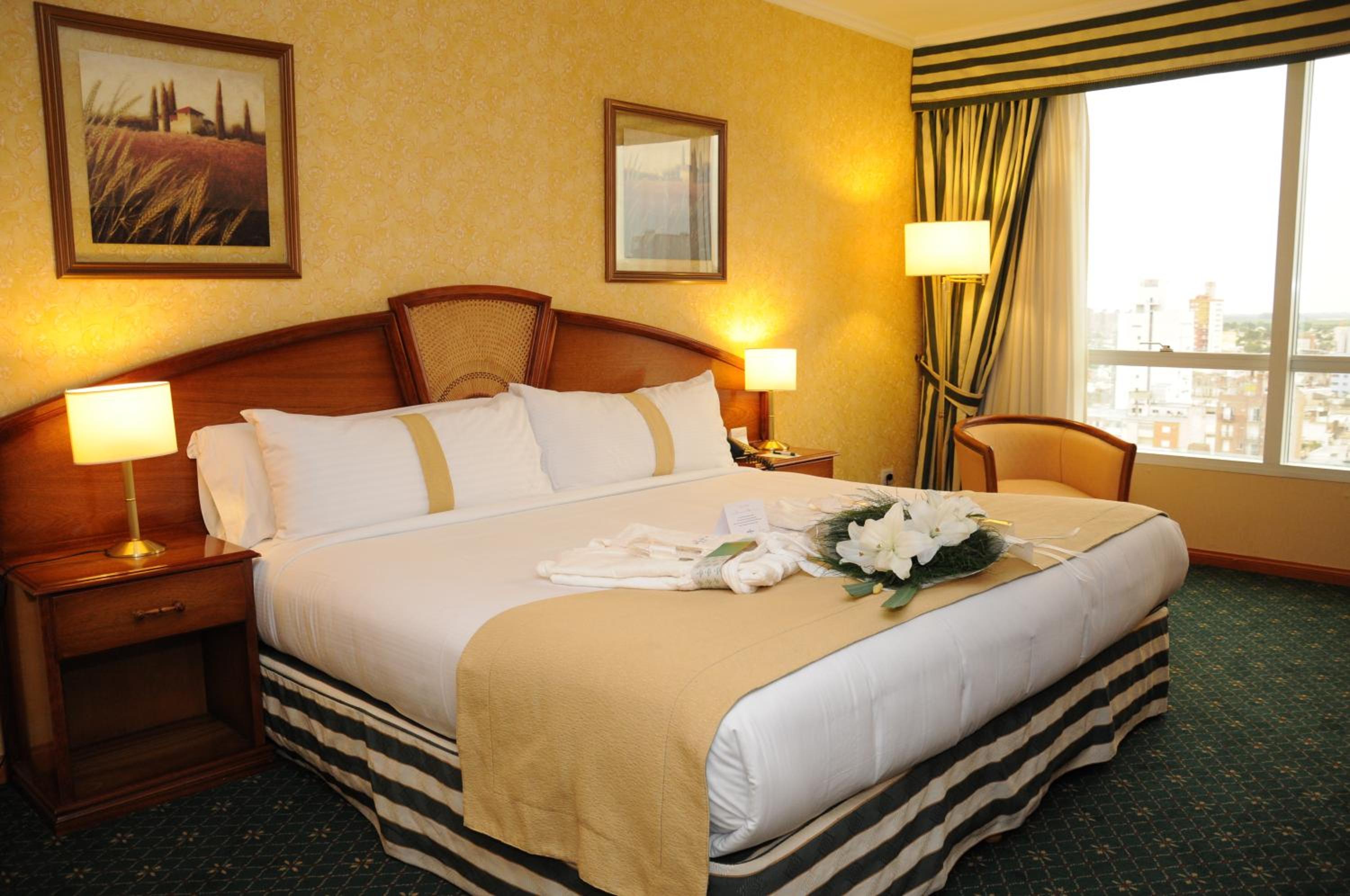 Deluxe King Room photo 2