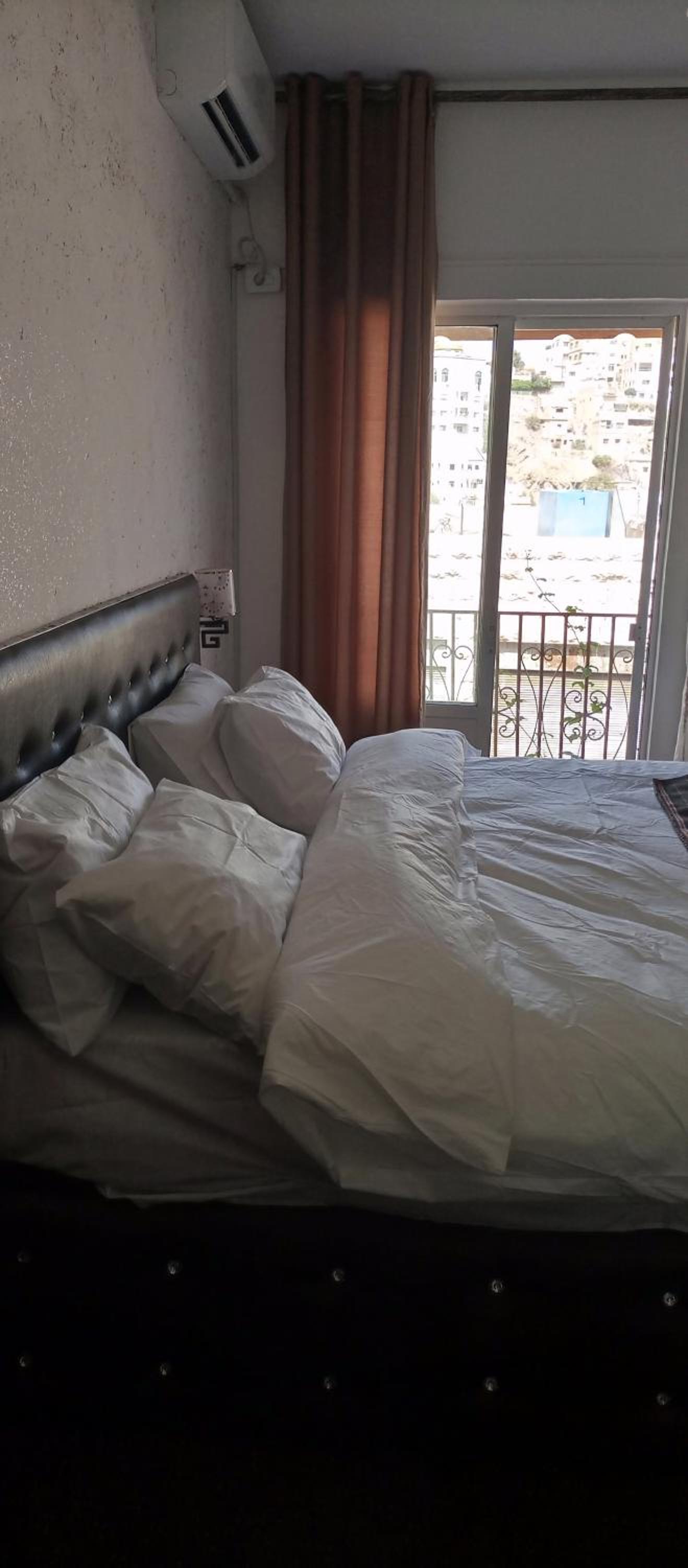Budget Double Room - Photo 14