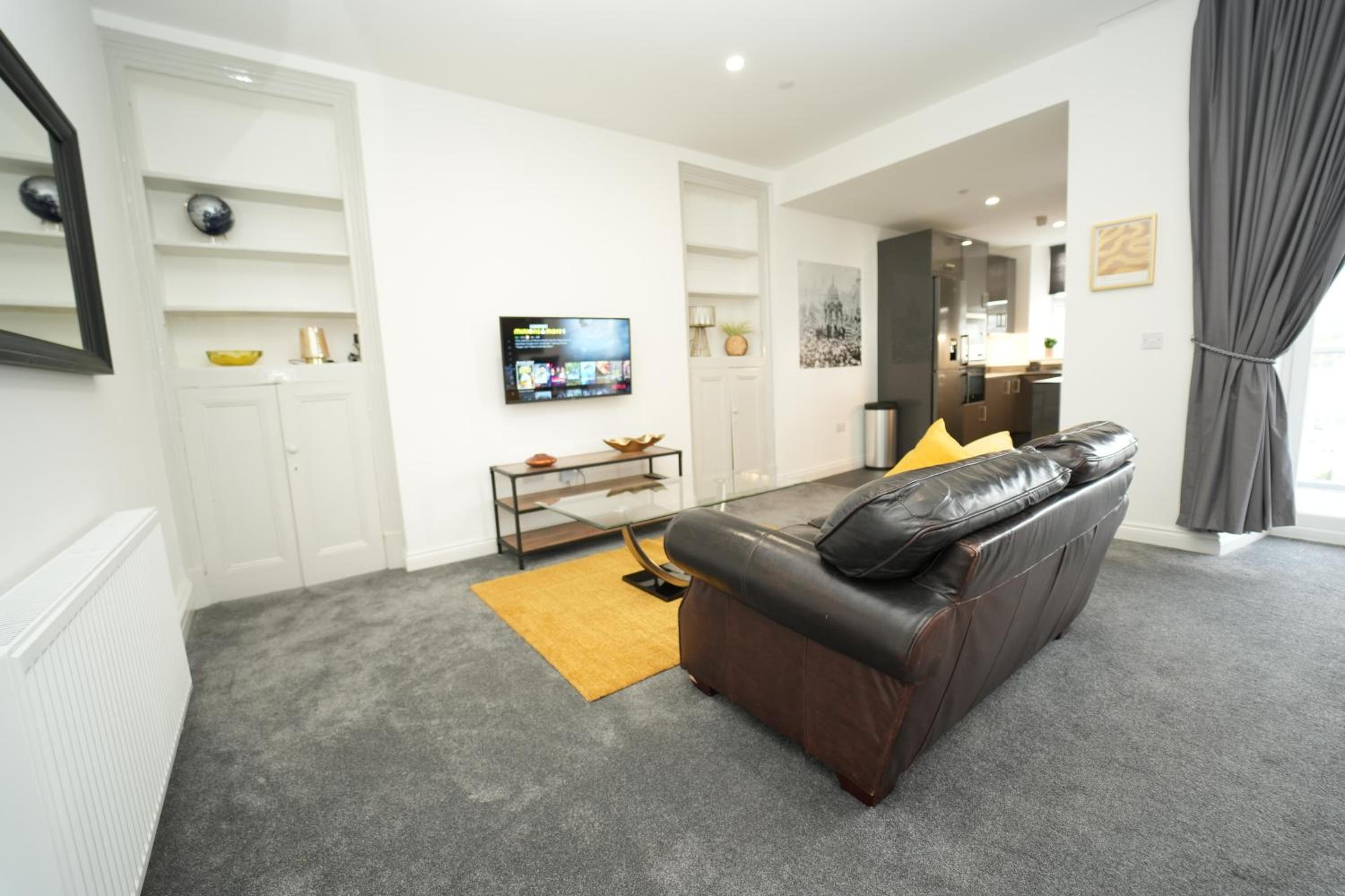 Apartment photo 1