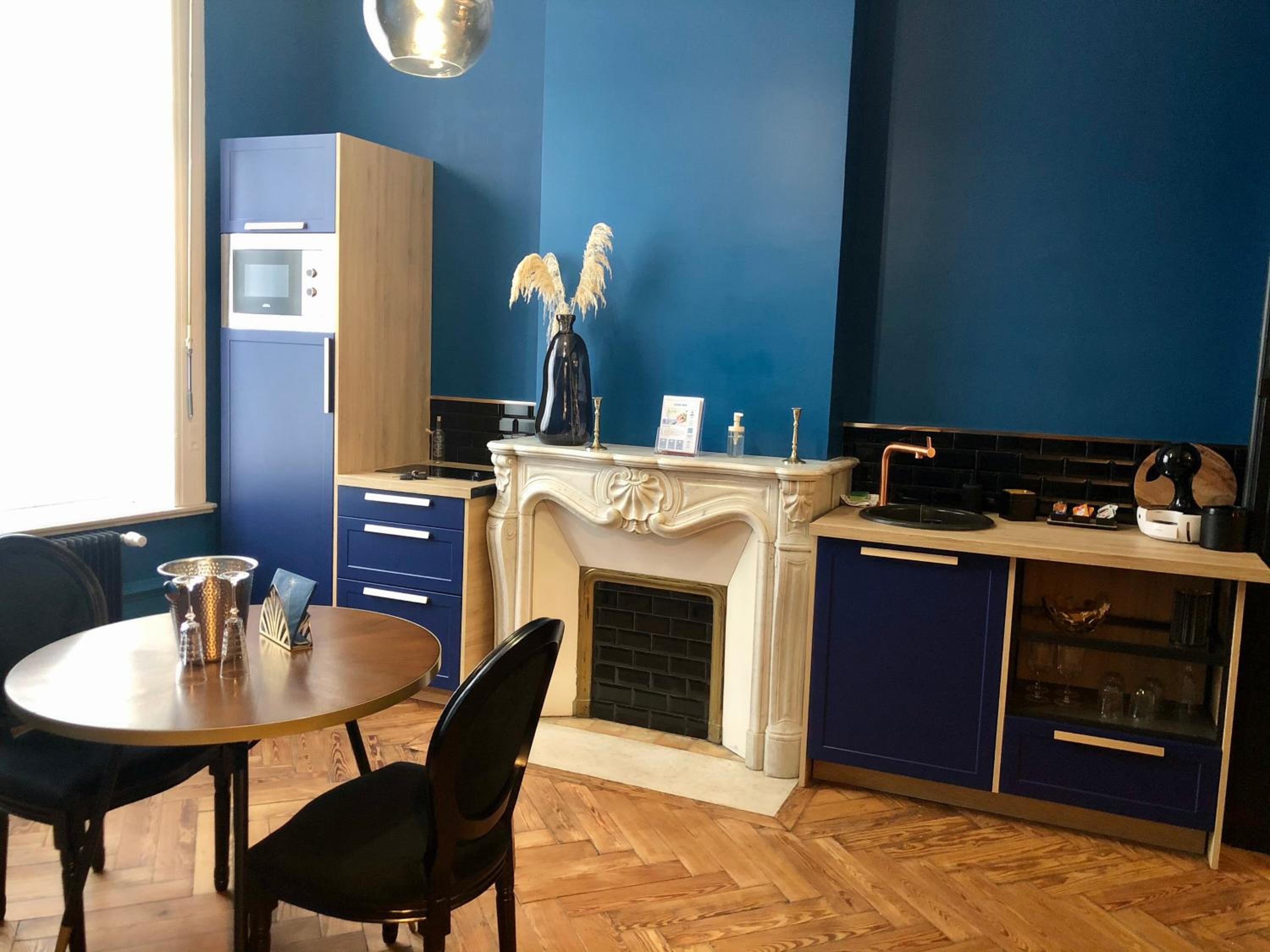 One-Bedroom Apartment - Photo 6