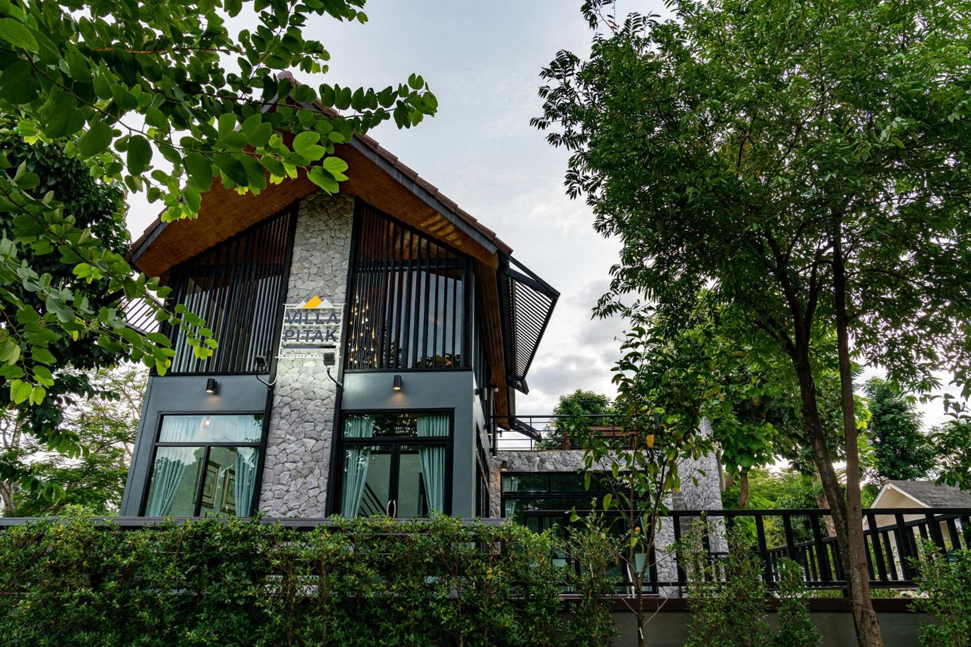 Villa with Private Pool - Photo 6