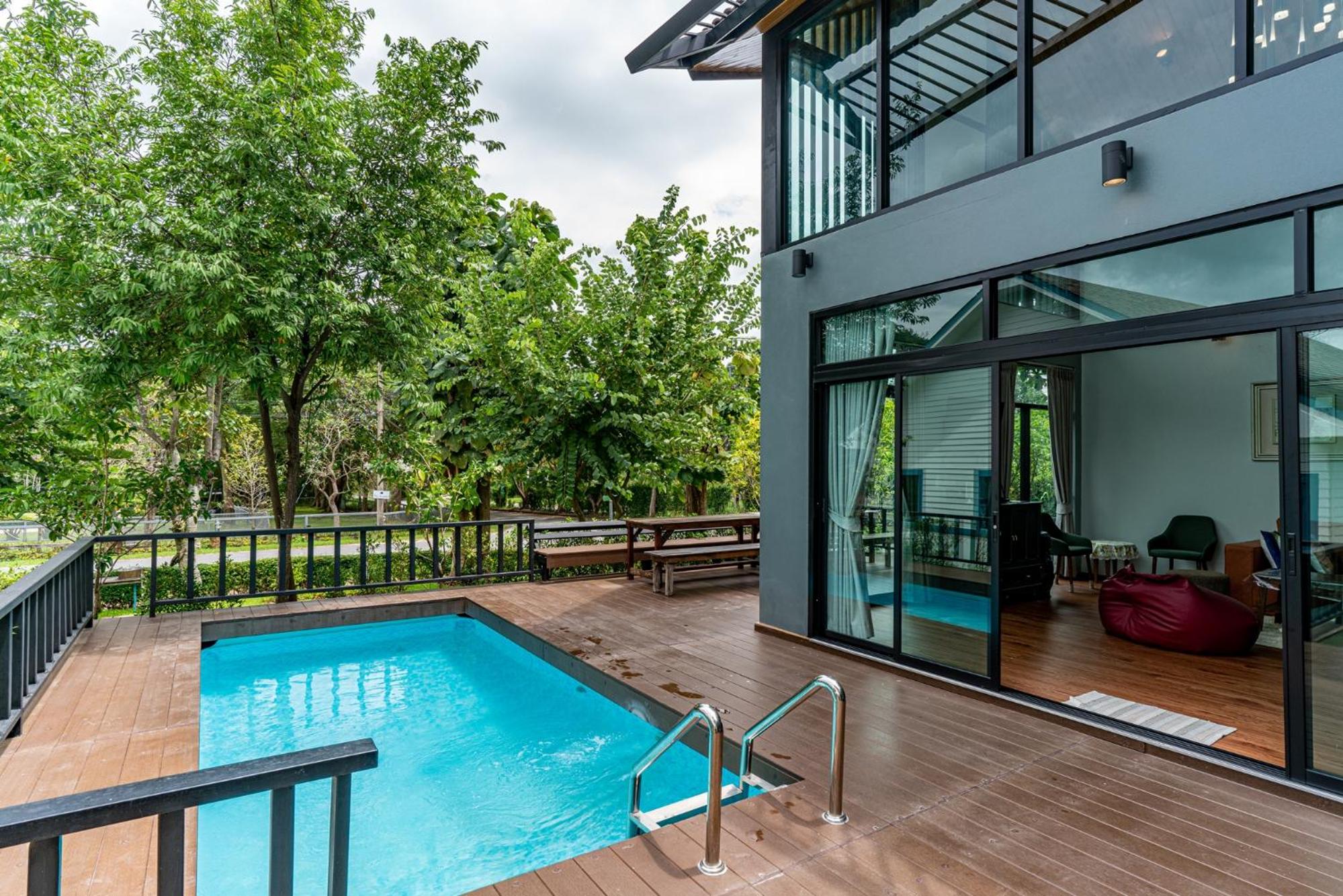 Villa with Private Pool - Photo 11