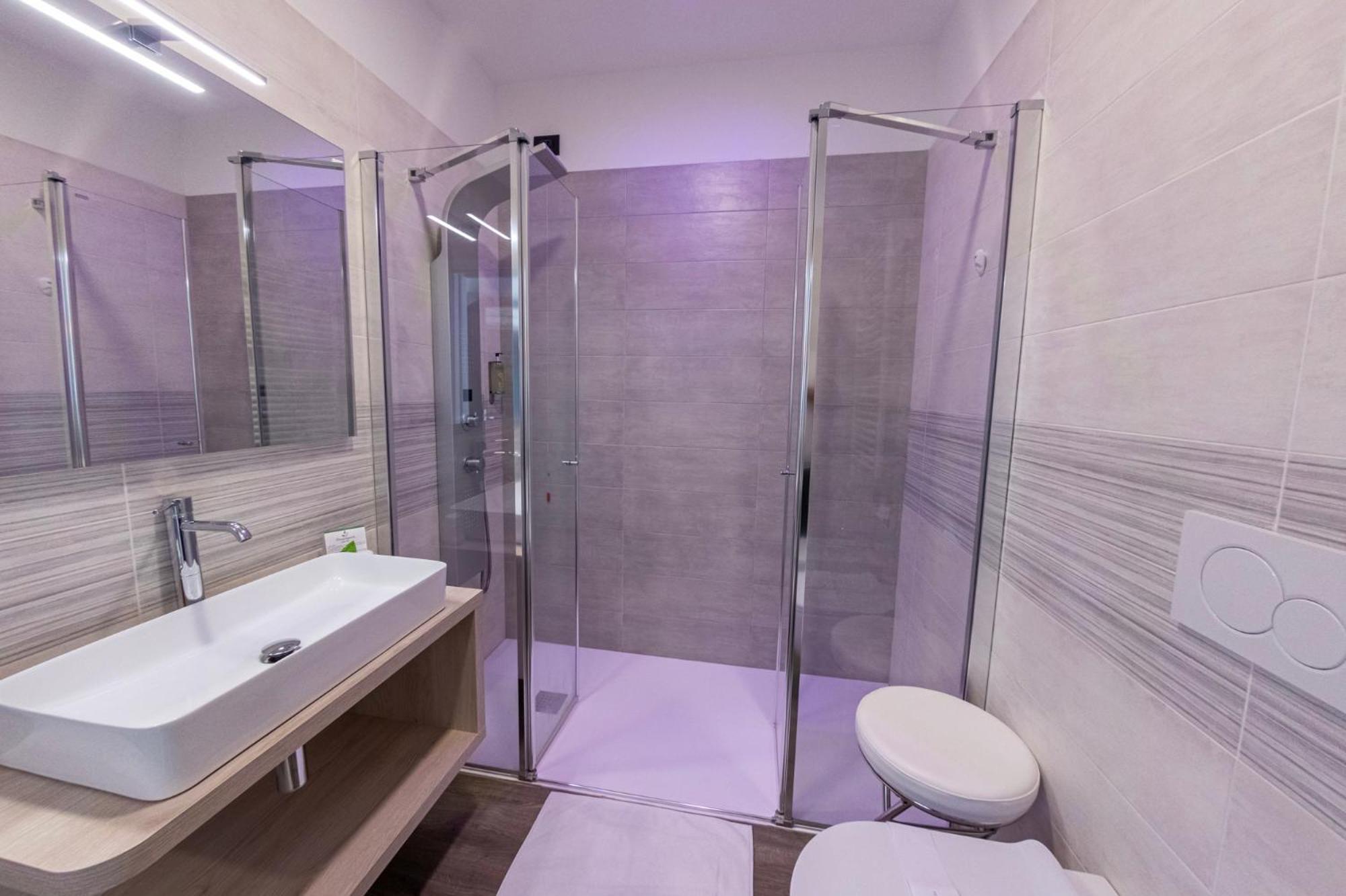 Superior Quadruple Room photo 3