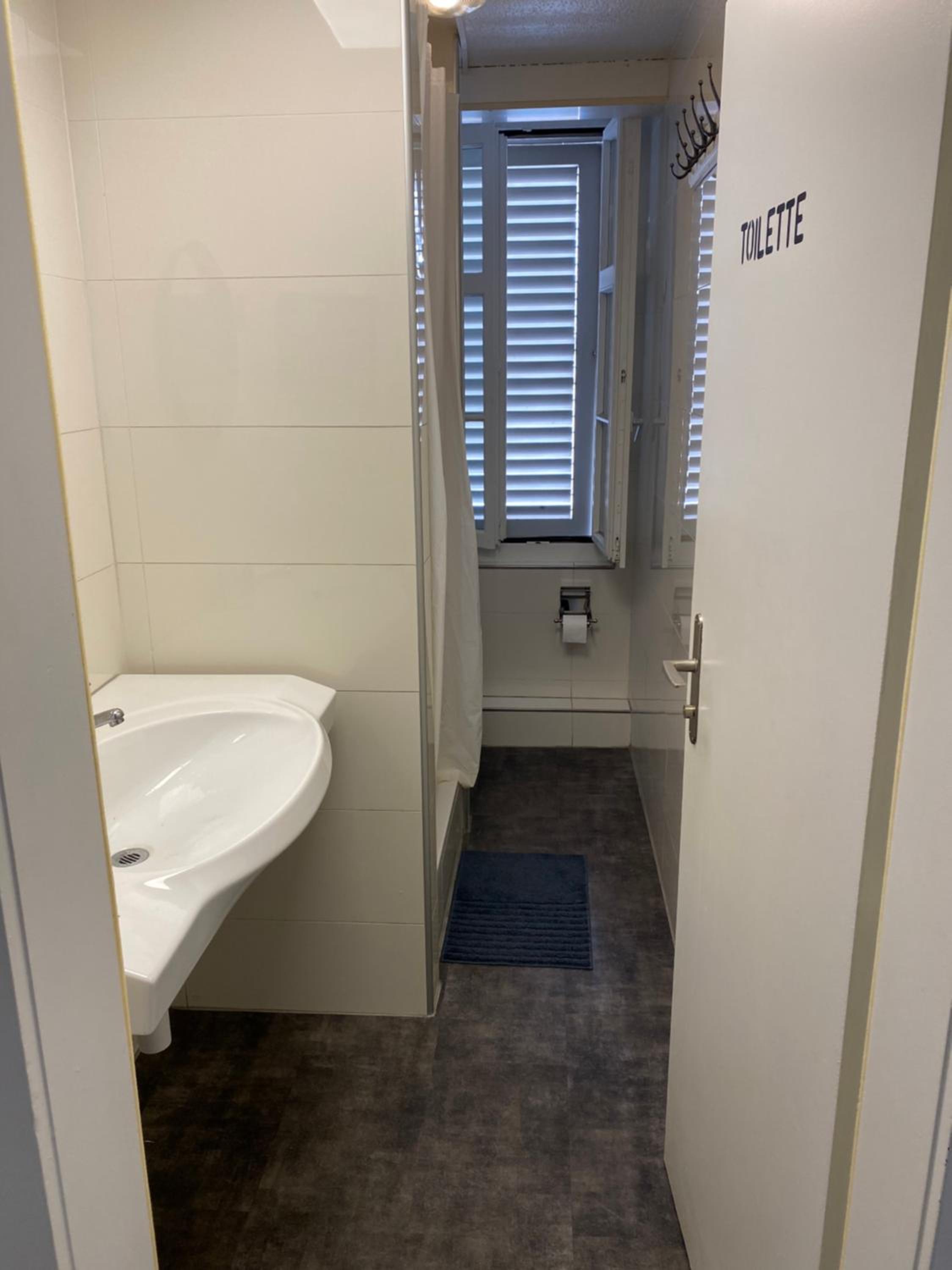 Double Room with Shared Shower and Toilet photo 3