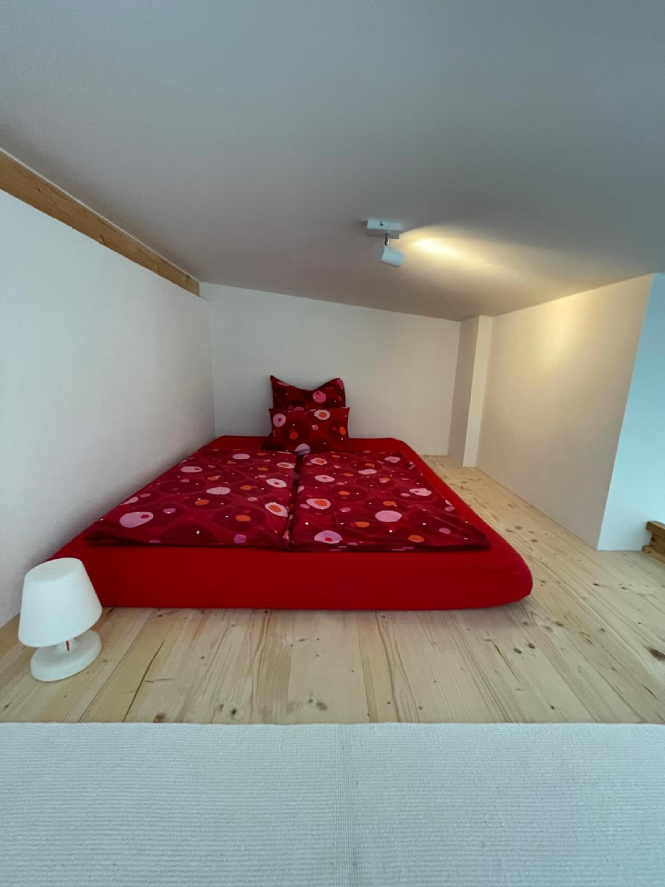 One-Bedroom Apartment photo 2