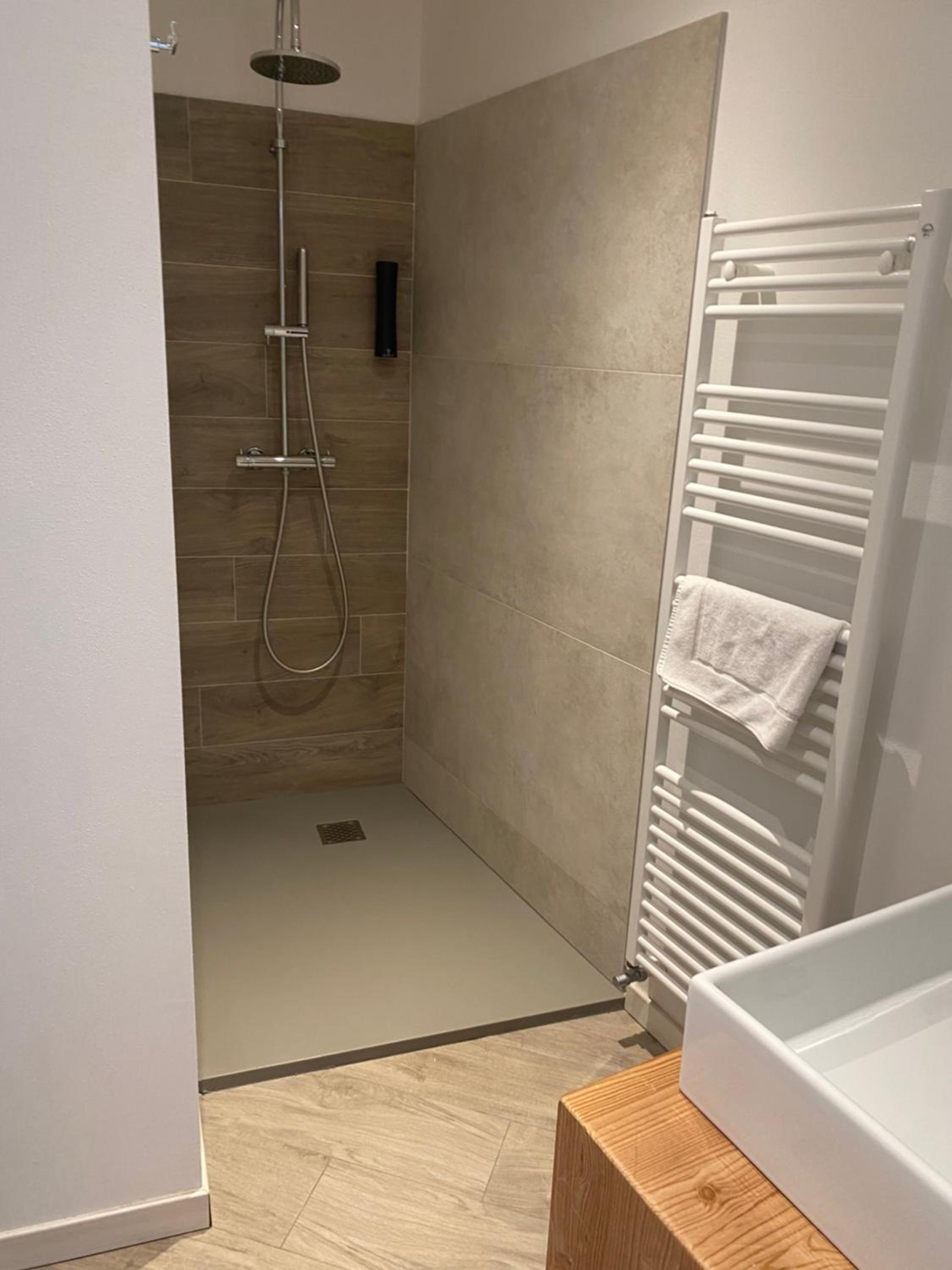 Standard Double Room - Photo 5