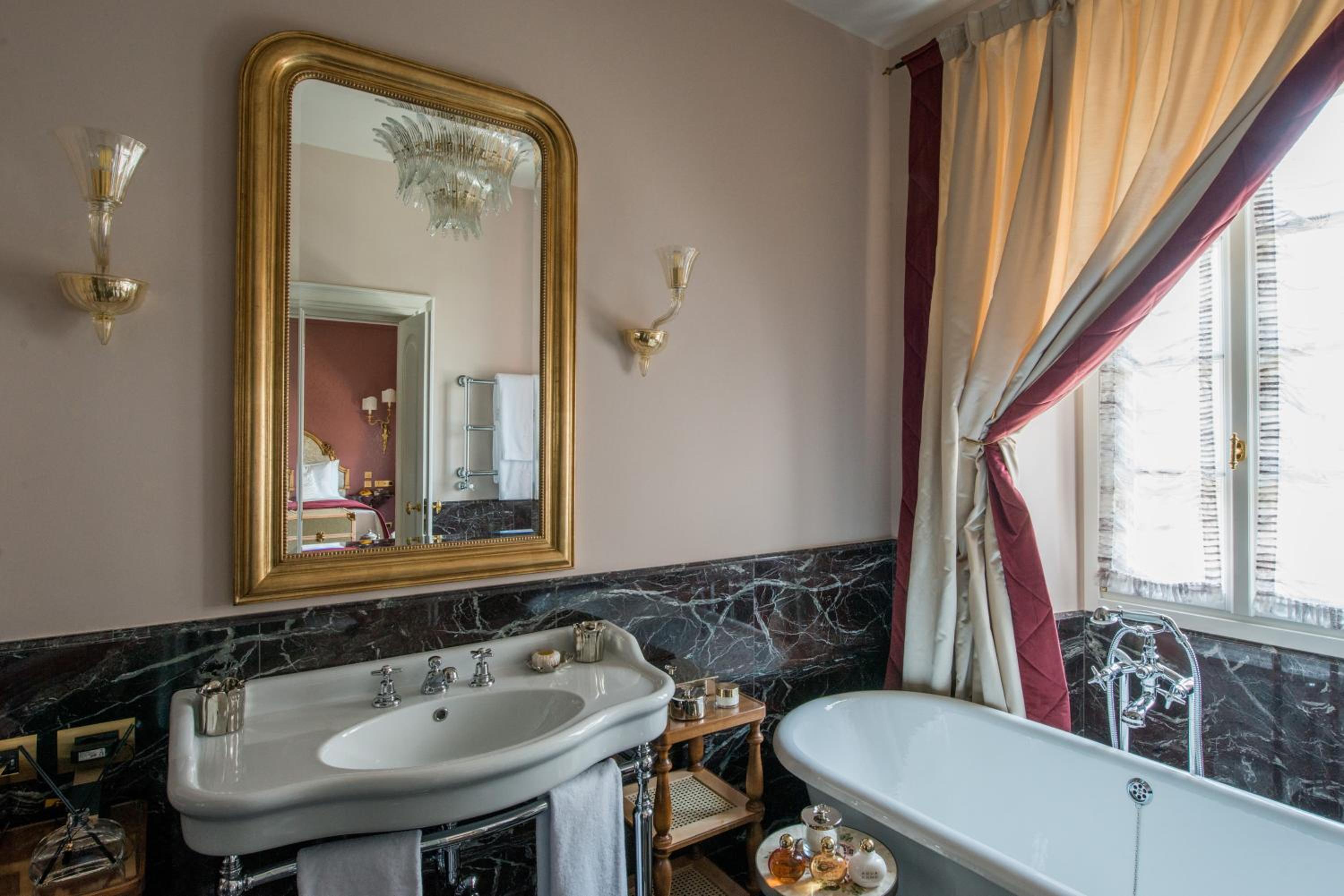 Double or Twin Room photo 2