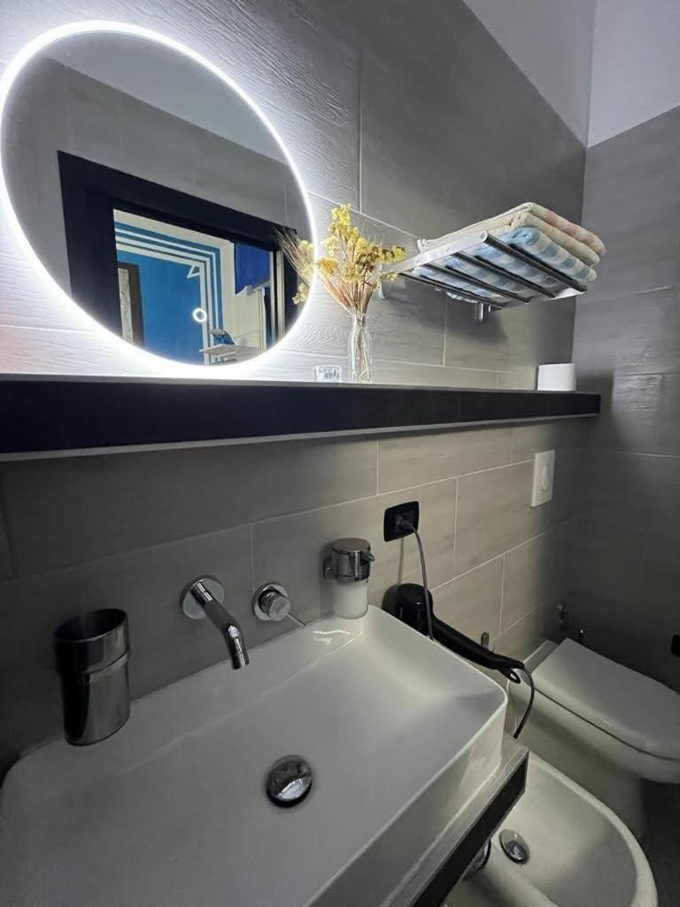 Double Room with Private Bathroom - Photo 2