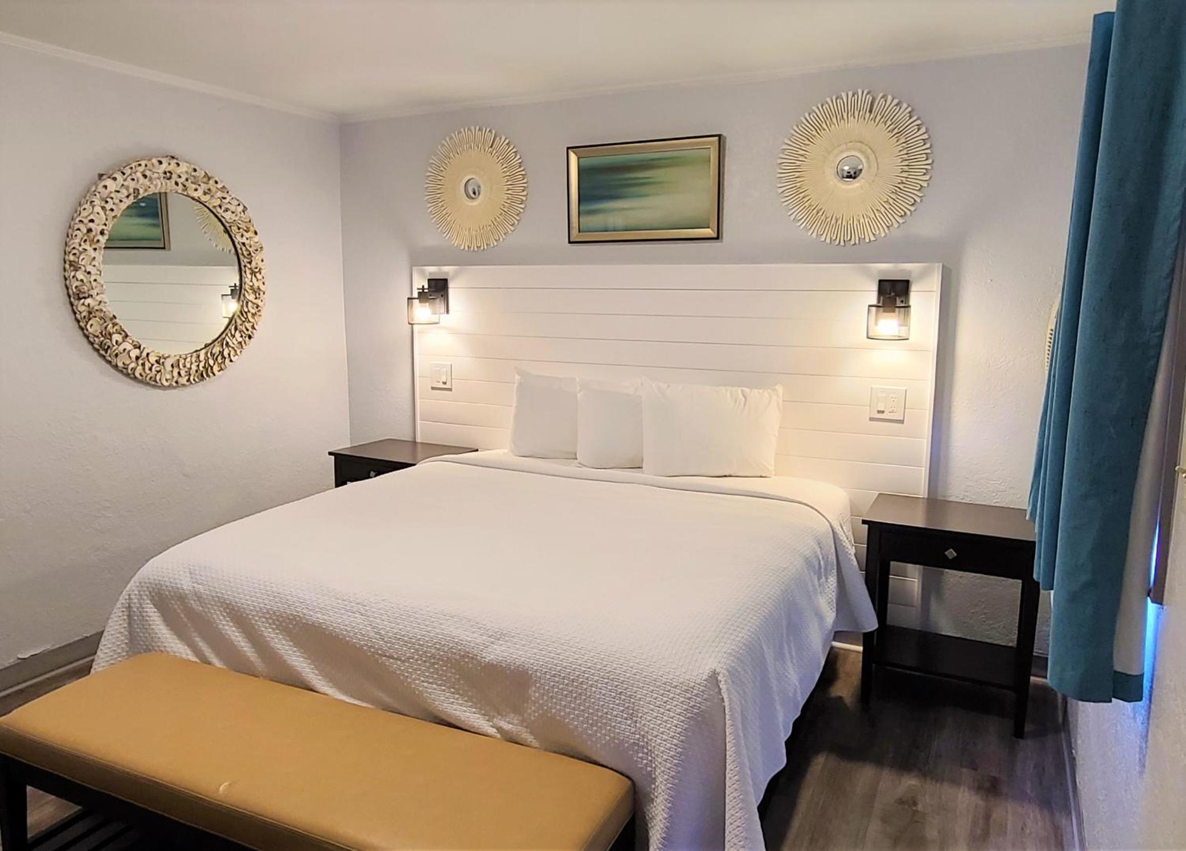 Poolside King Room