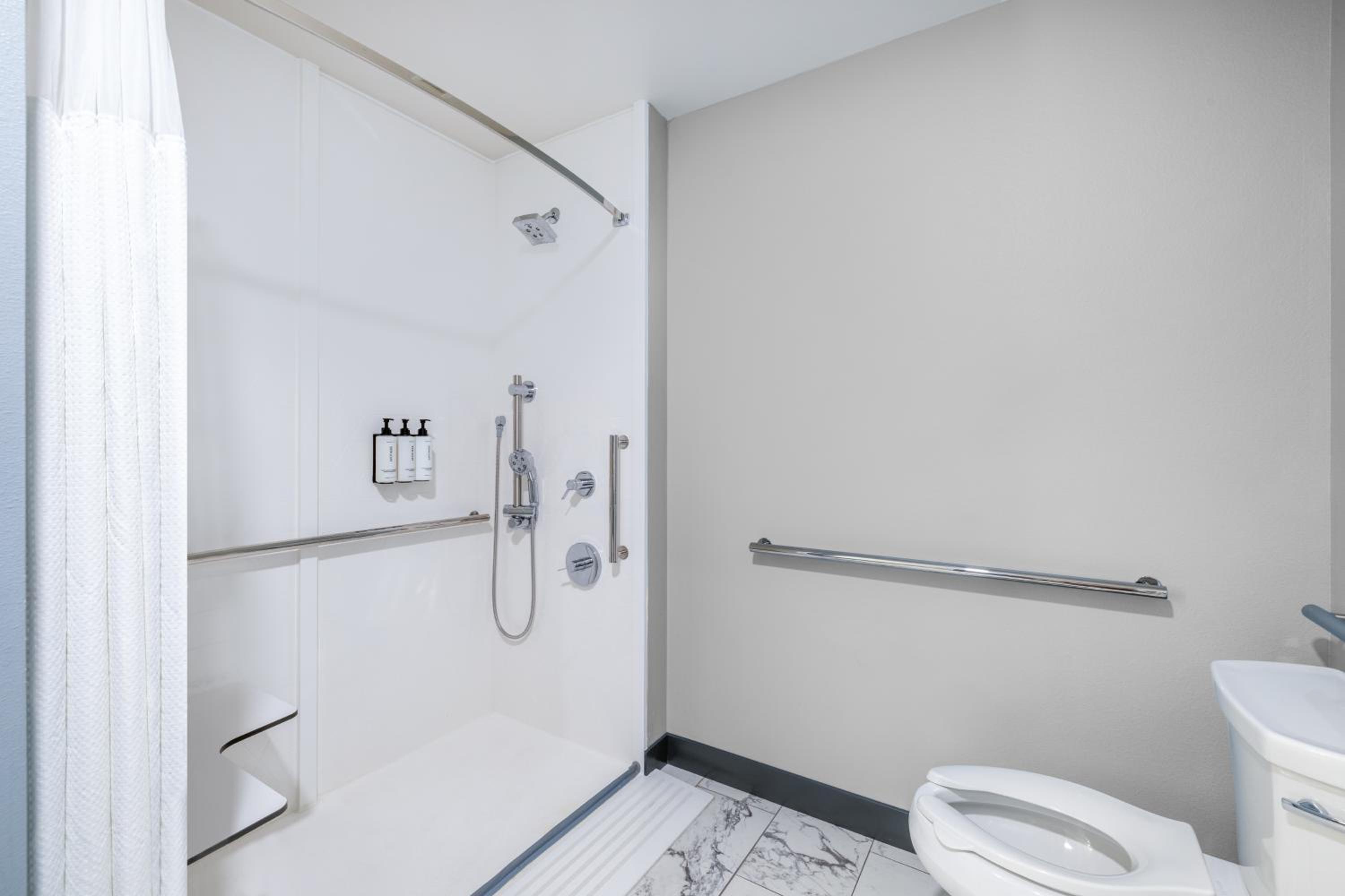 Queen Room with Two Queen Beds and Mobility Accessible Roll-In Shower - Photo 7