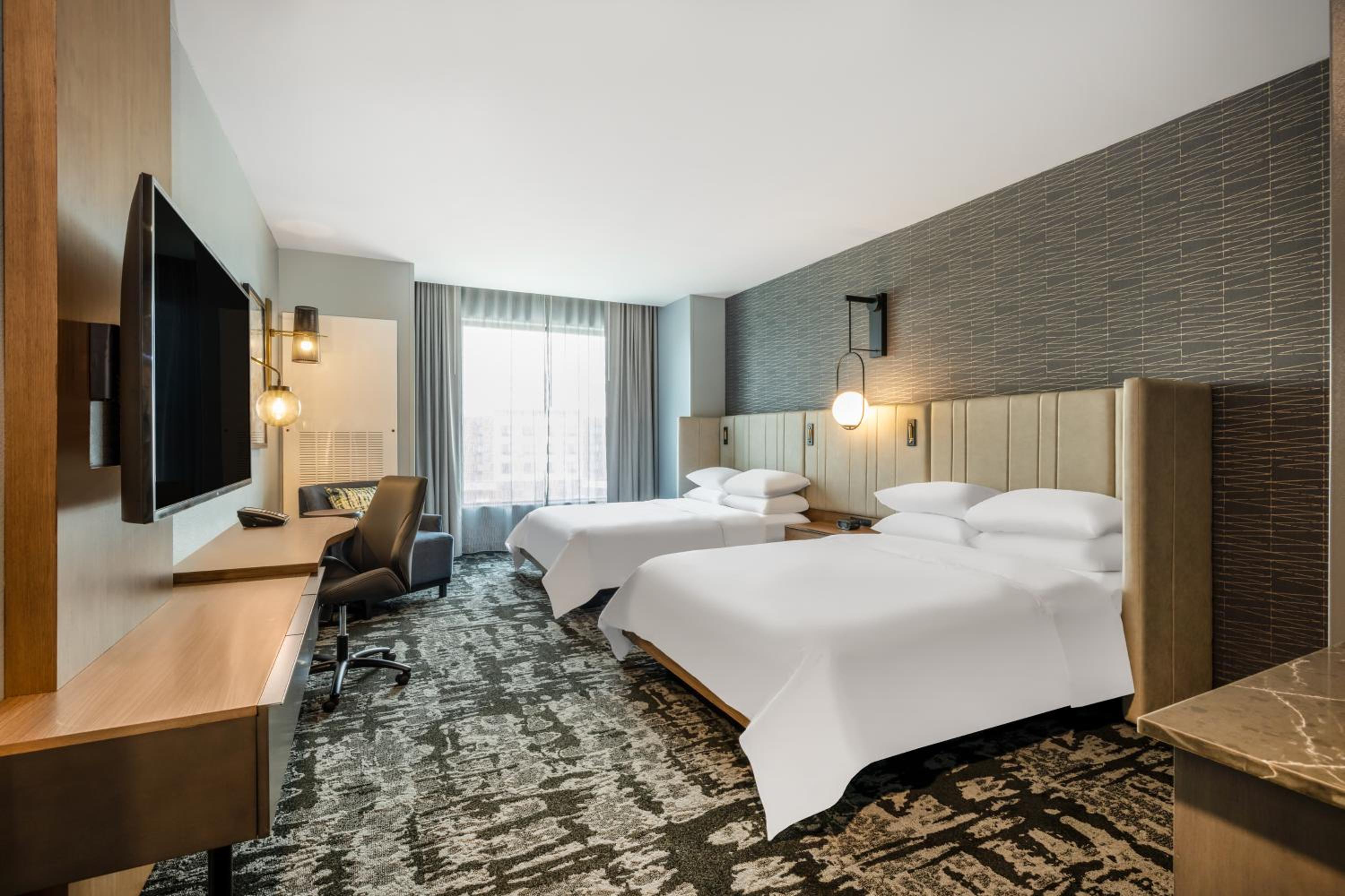 Queen Room with Two Queen Beds and Mobility Accessible Tub - Photo 3