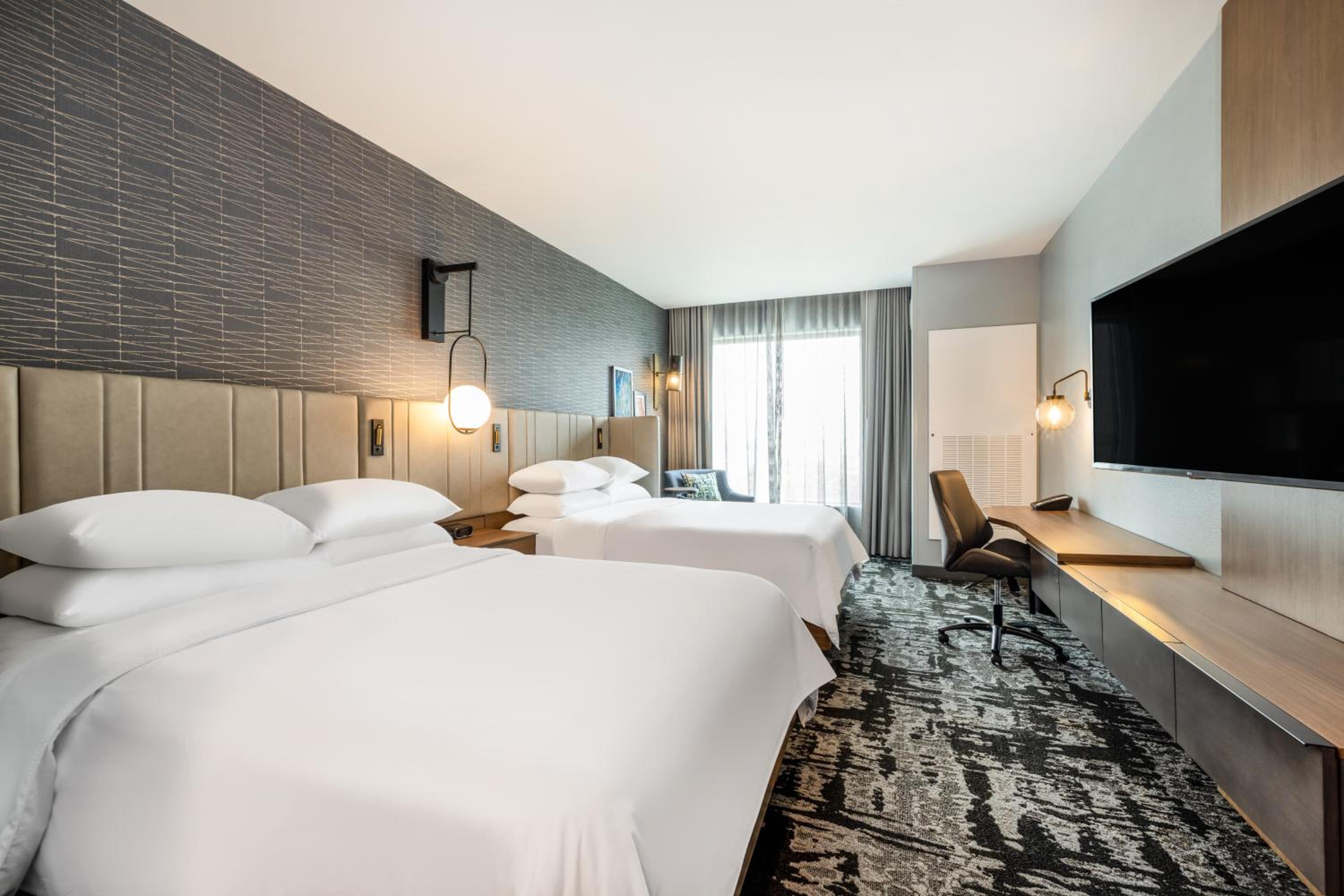 Queen Room with Two Queen Beds - Communications Accessible - Photo 3