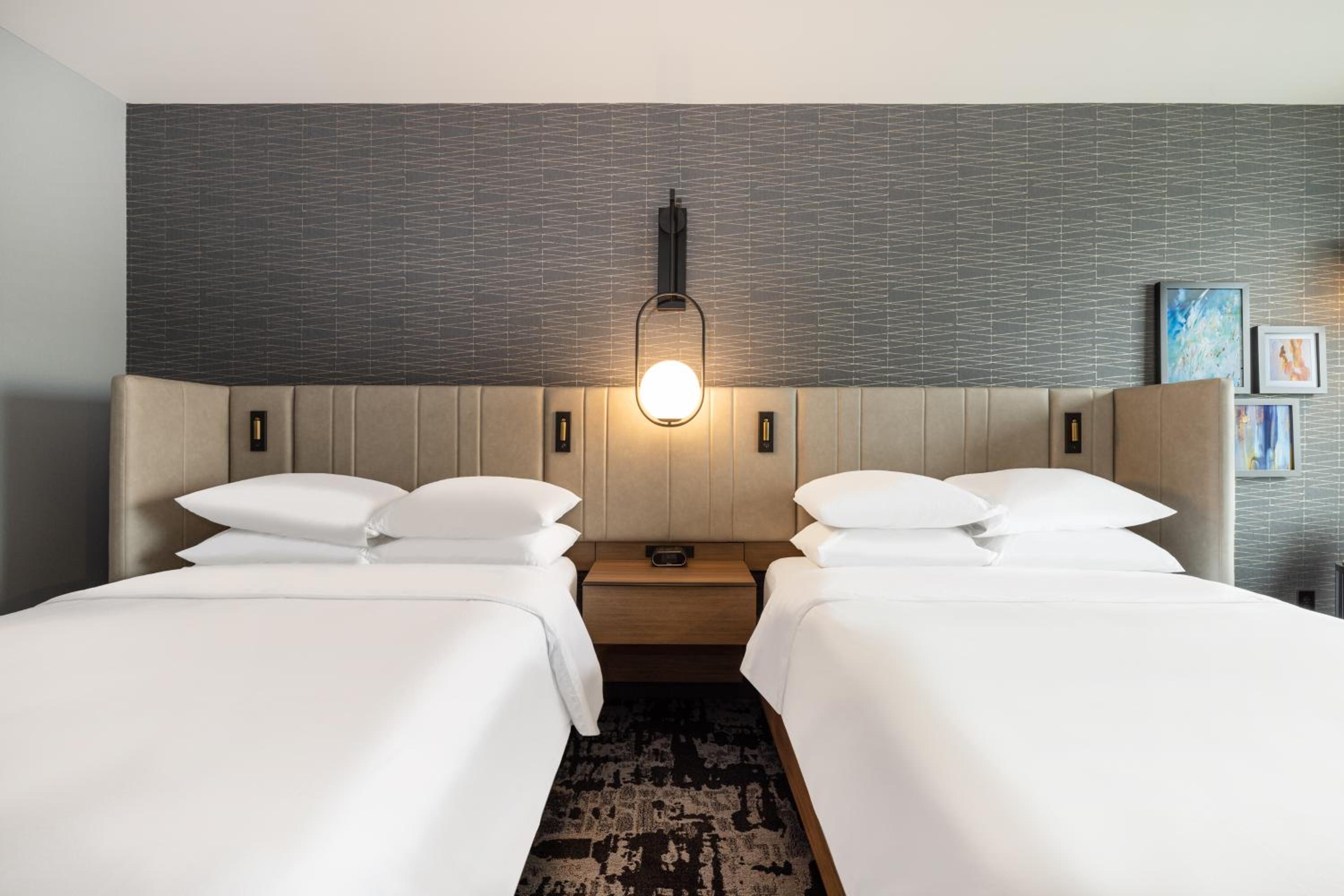 Queen Room with Two Queen Beds - Communications Accessible - Photo 2