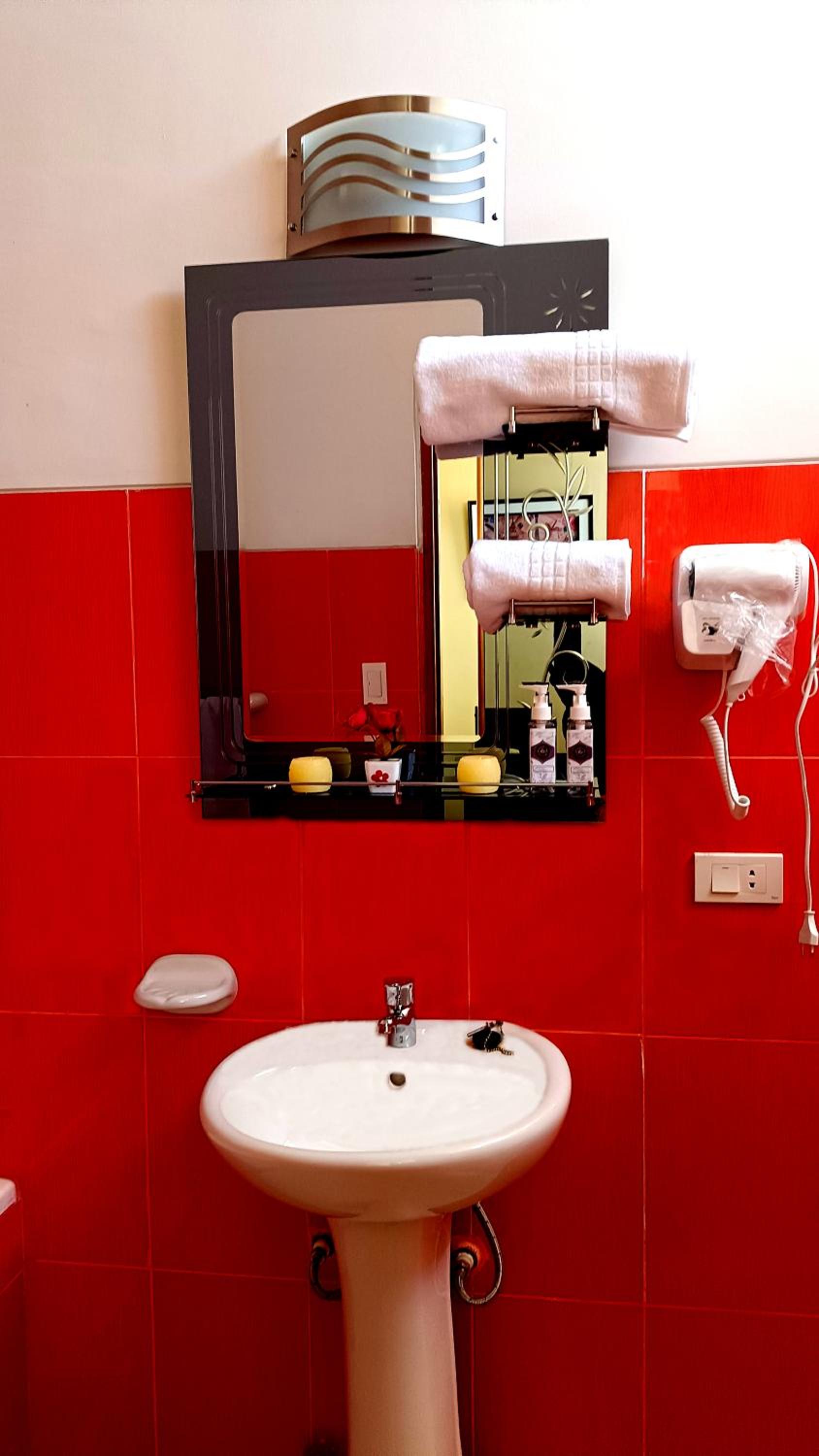 Deluxe King Studio photo 3