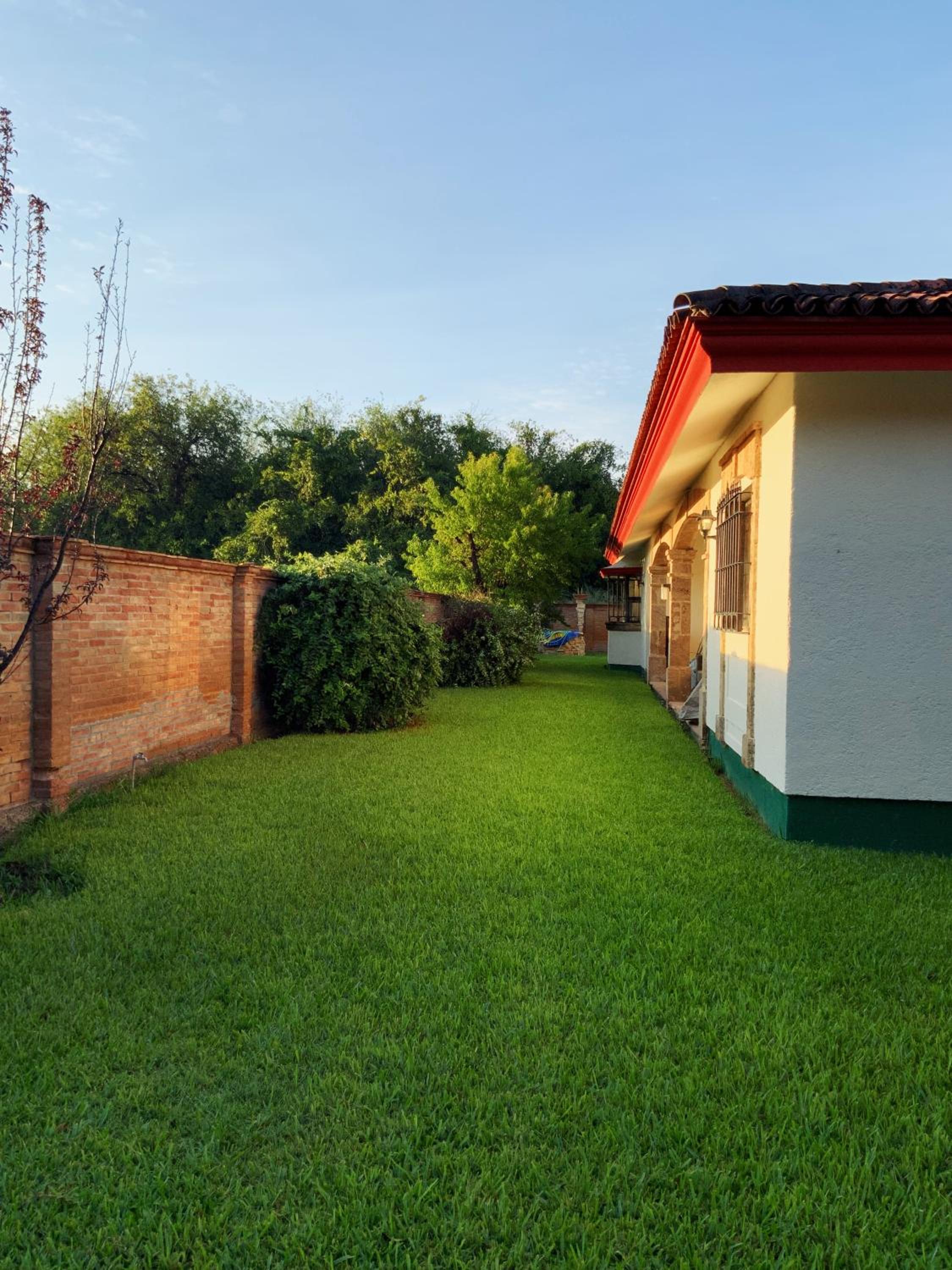 Three-Bedroom House - Photo 8