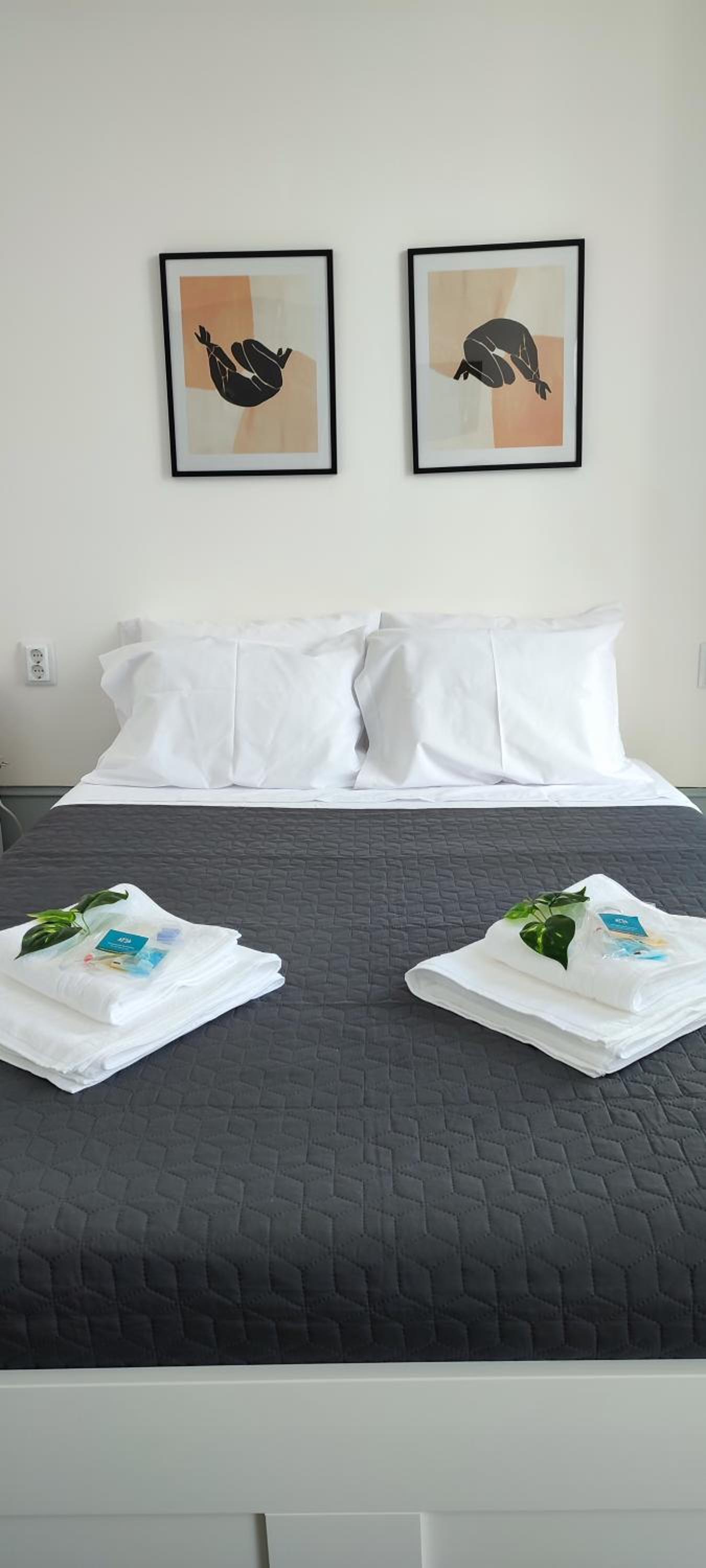 Double Room with Private External Bathroom - Photo 27